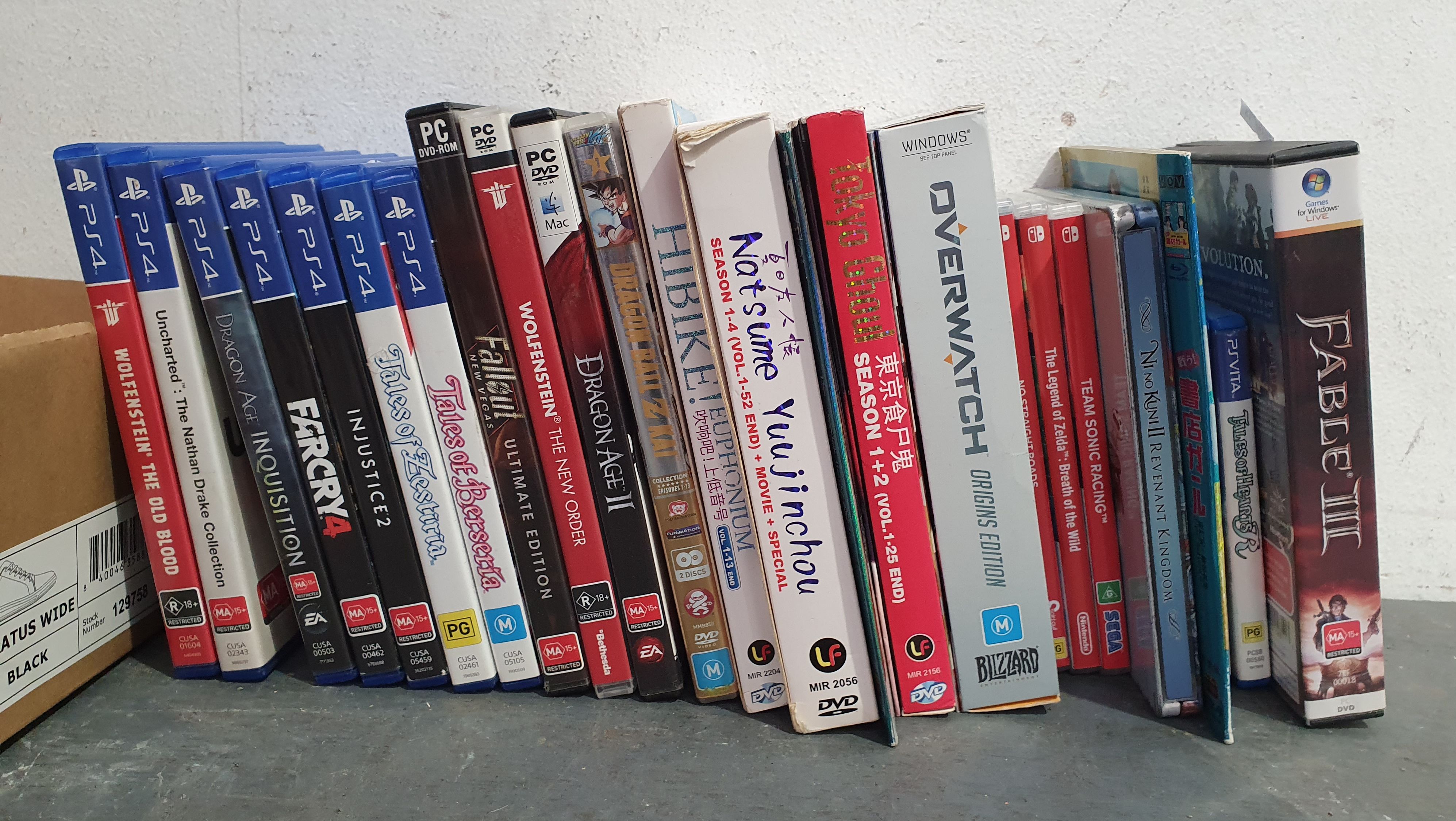 A GROUP OF VARIOUS GAMES FROM VARIOUS GAME CONSOLES