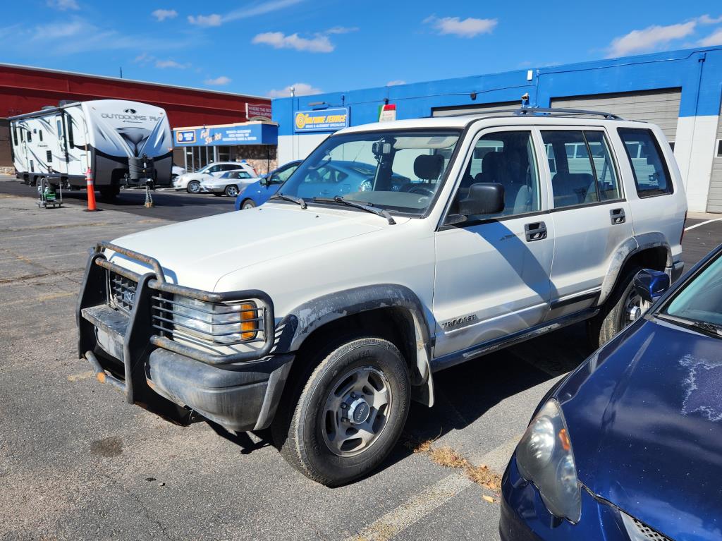 1996 ISUZU TROOPER | Lightning Auctions Inc