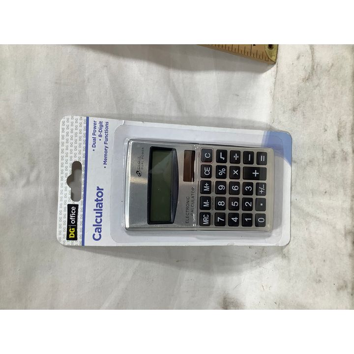 Small Dual Power 8 Digit Electronic Calculator