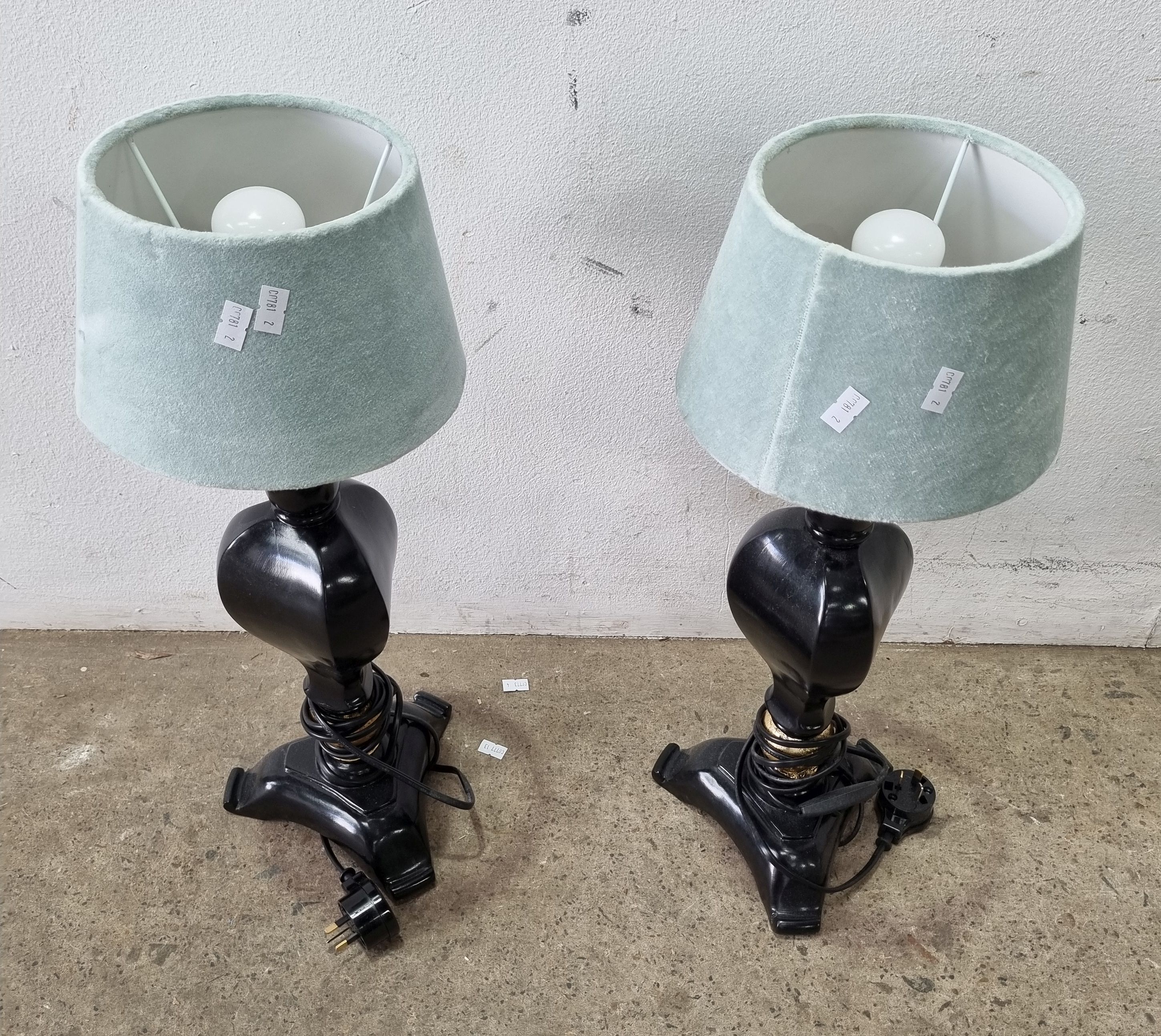 2110 · A PAIR OF TABLE LAMPS
