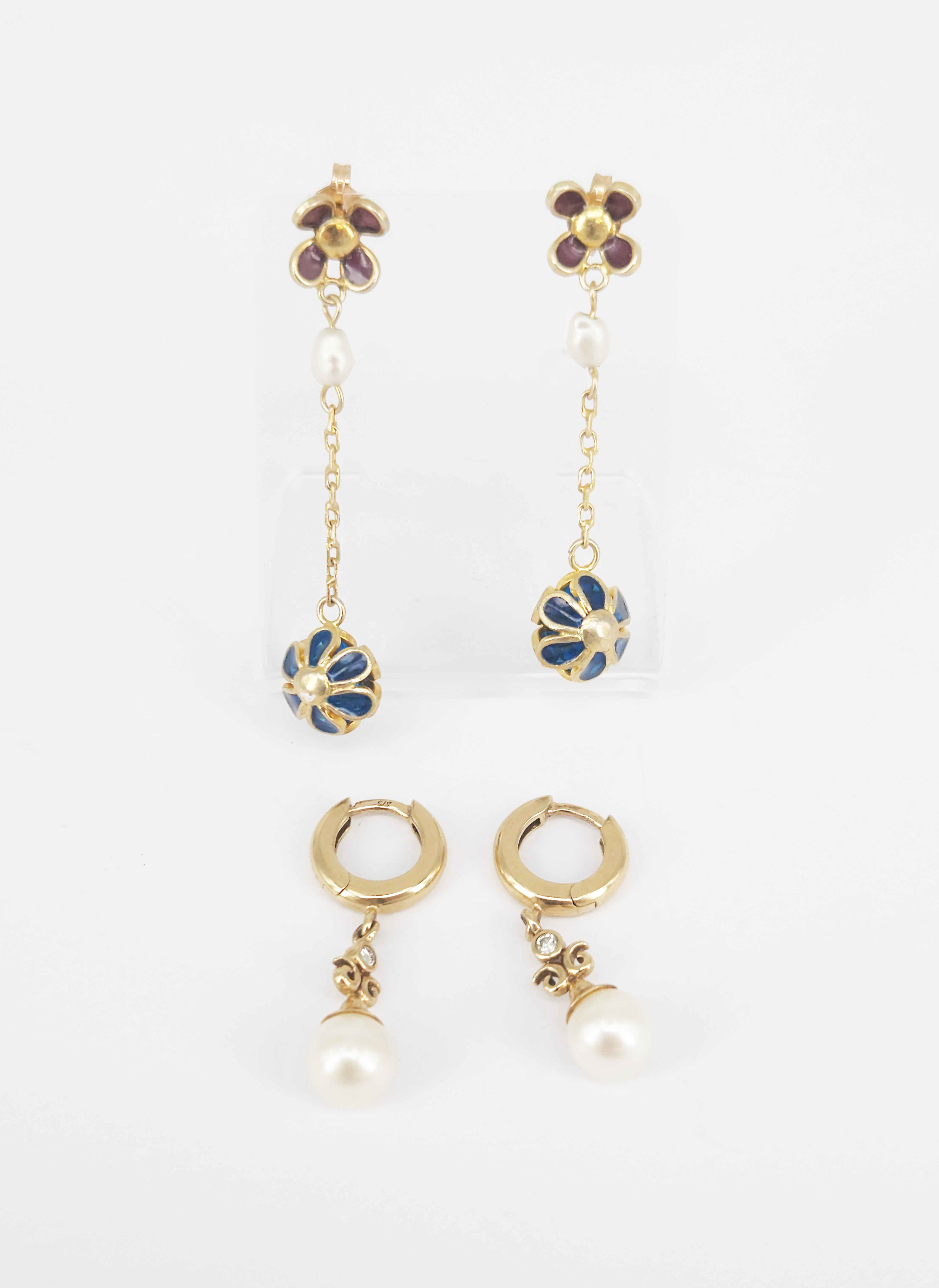 118 · TWO PAIRS OF WHITE PEARL-SET EARRINGS