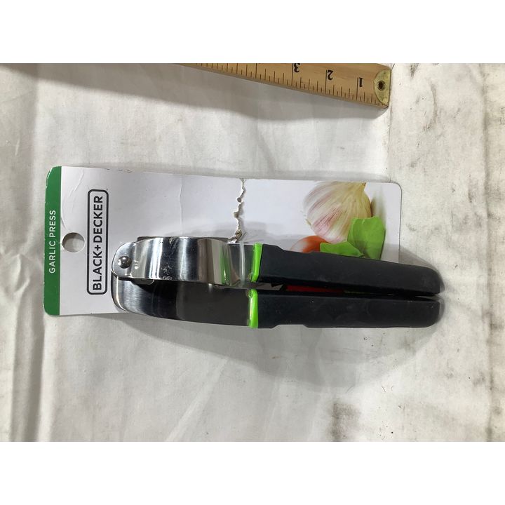 Black and Decker Control Handle Grip Garlic Press