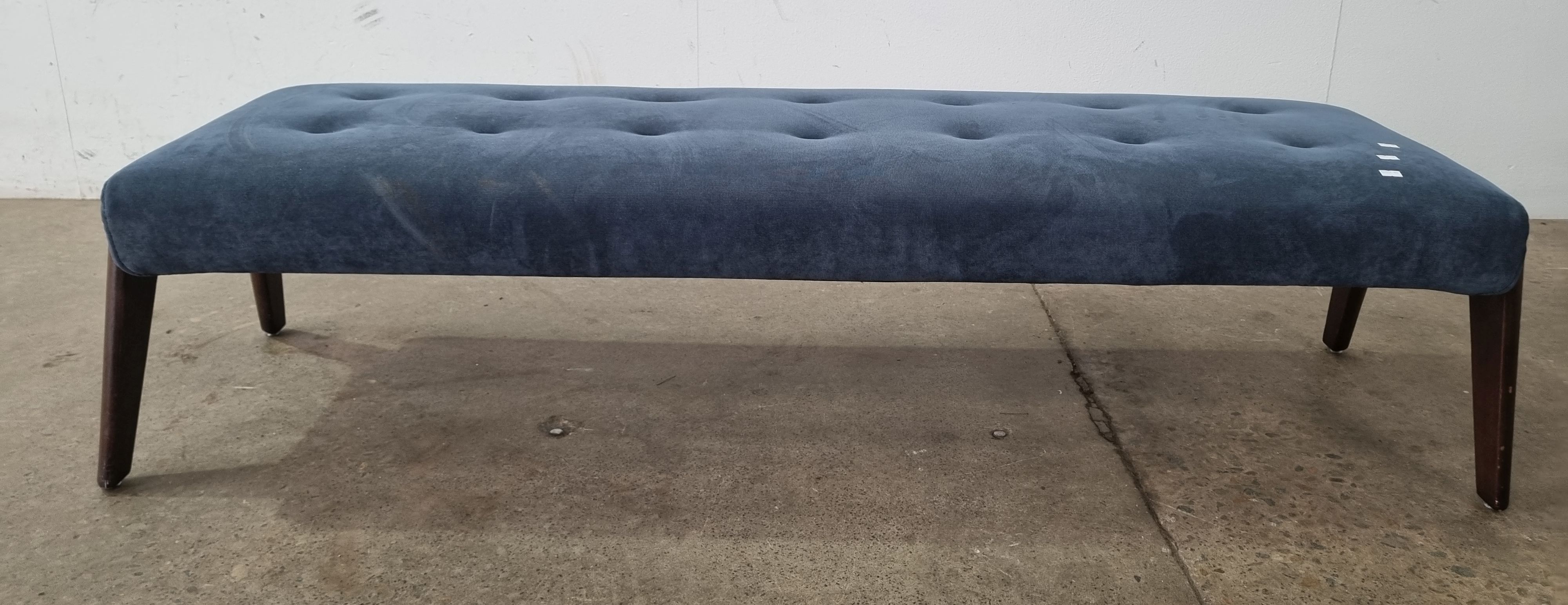 2205 · A CONTEMPORARY BEDROOM BENCH