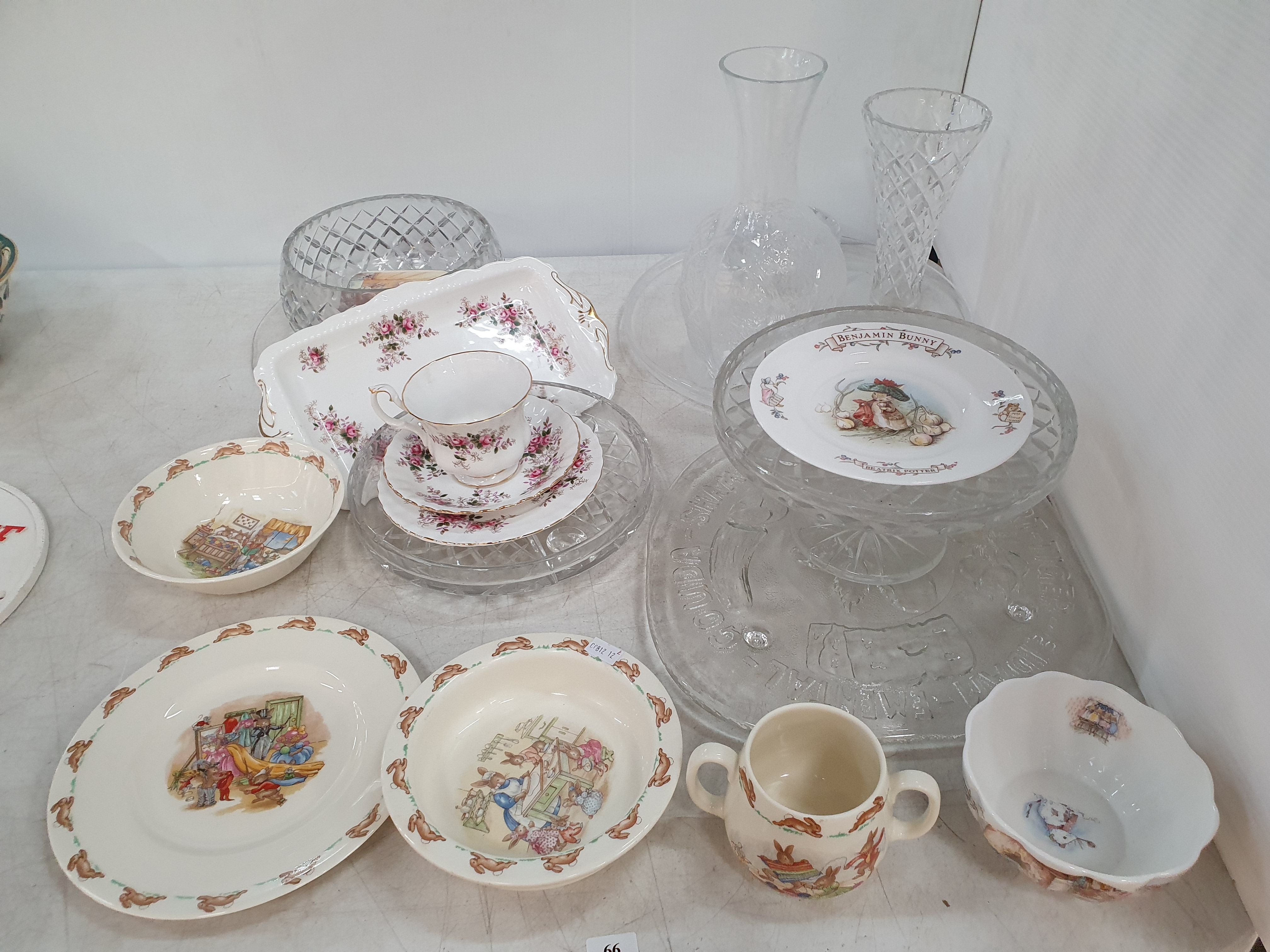 66 · A GROUP OF VARIOUS ITEMS