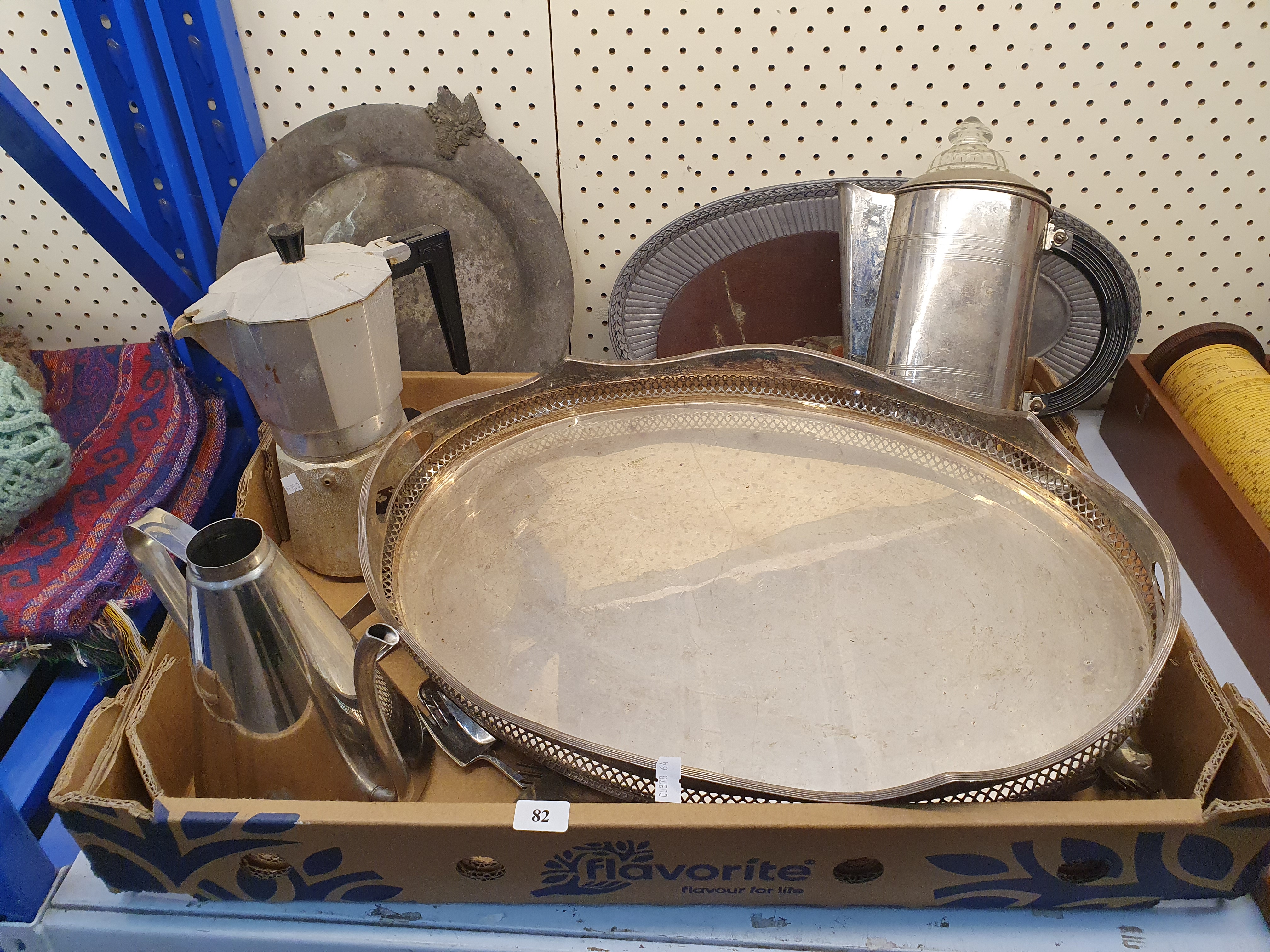82 · A GROUP OF METALWARE