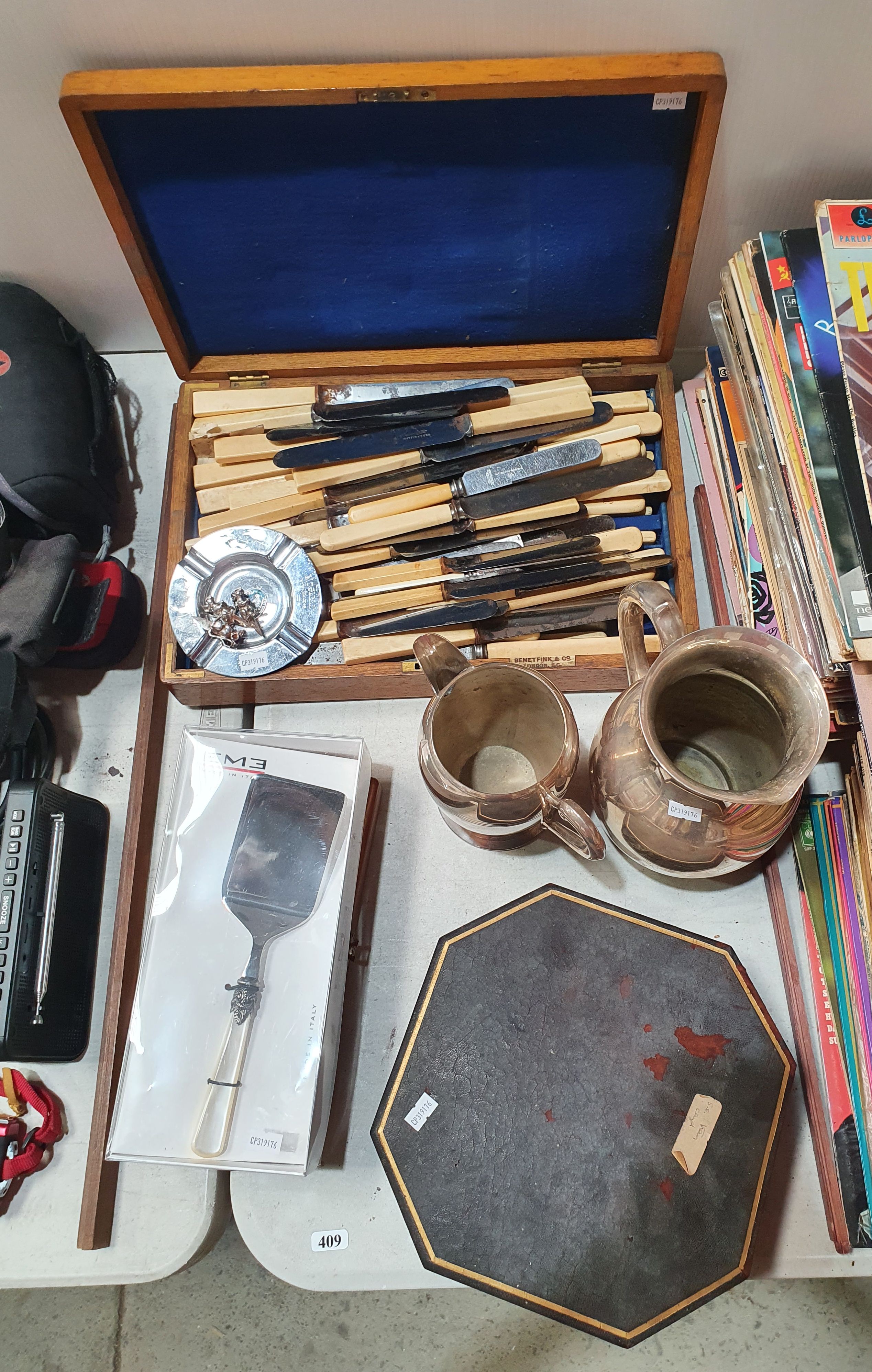 409 · A COLLECTION OF MOSTLY TABLEWARES
