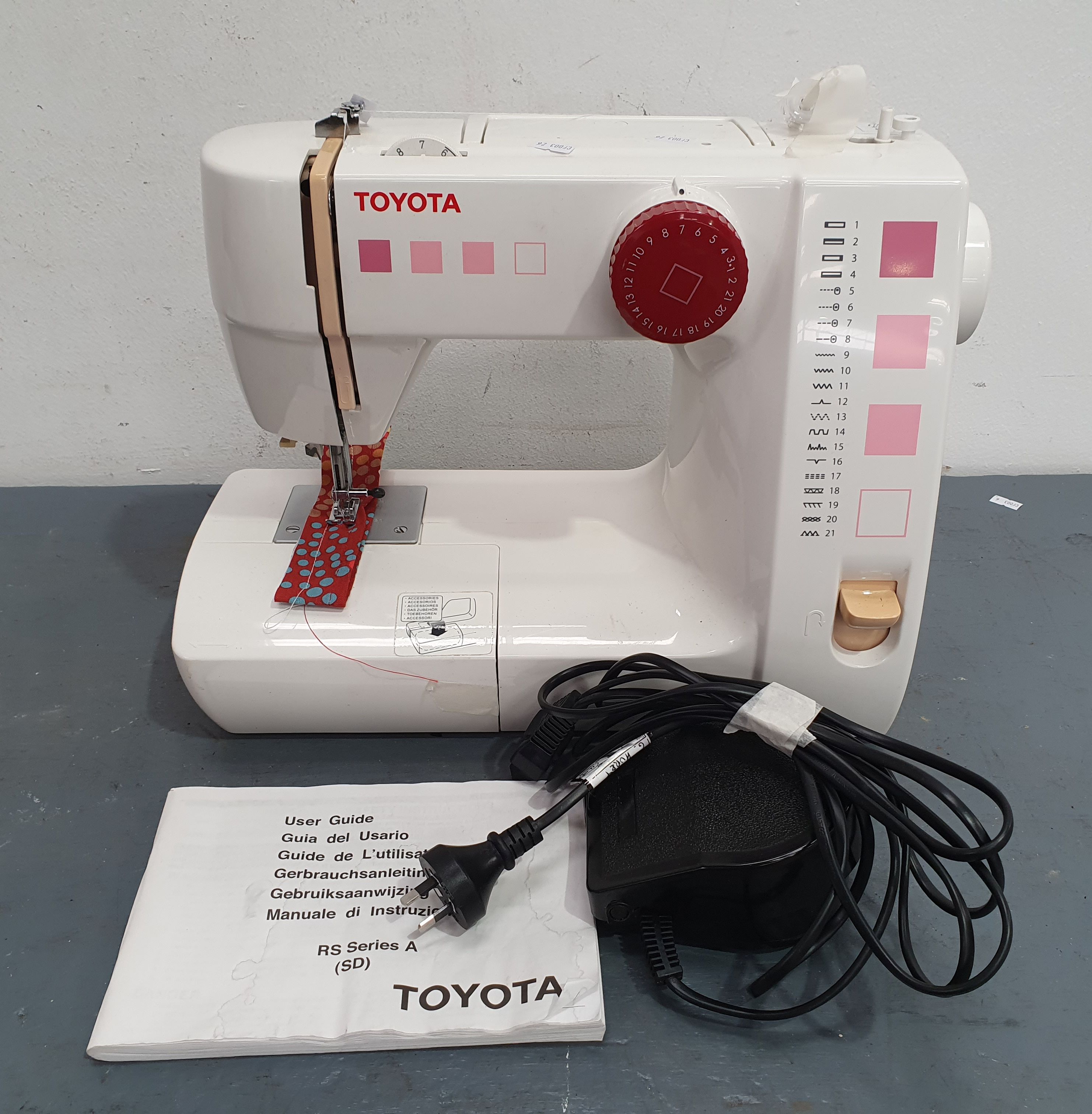 1275 · A TOYOTA SEWING MACHINE