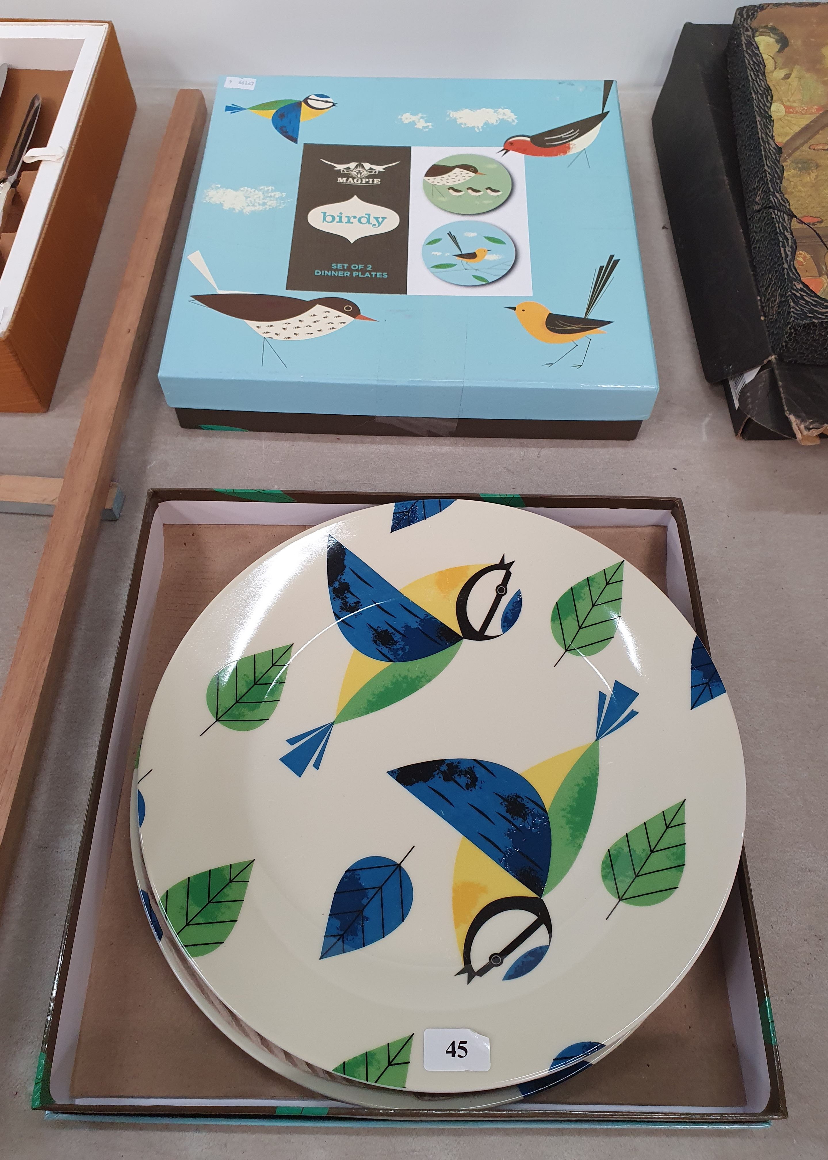 45 · TWO SETS OF TWO MAGPIE "BIRDY" DINNER PLATES
