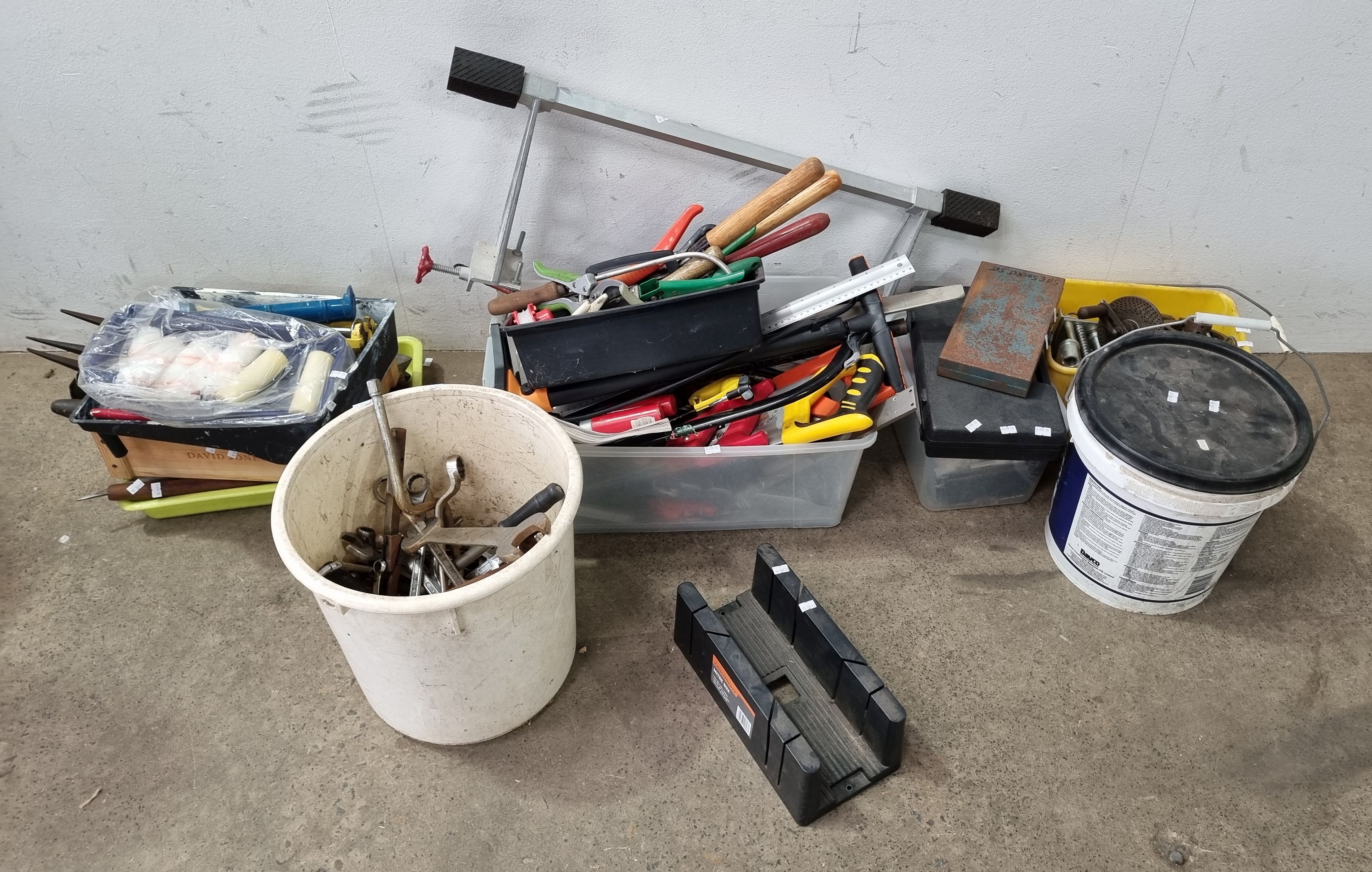TWO BOXES OF VARIOUS ELECTRICAL ITEMS