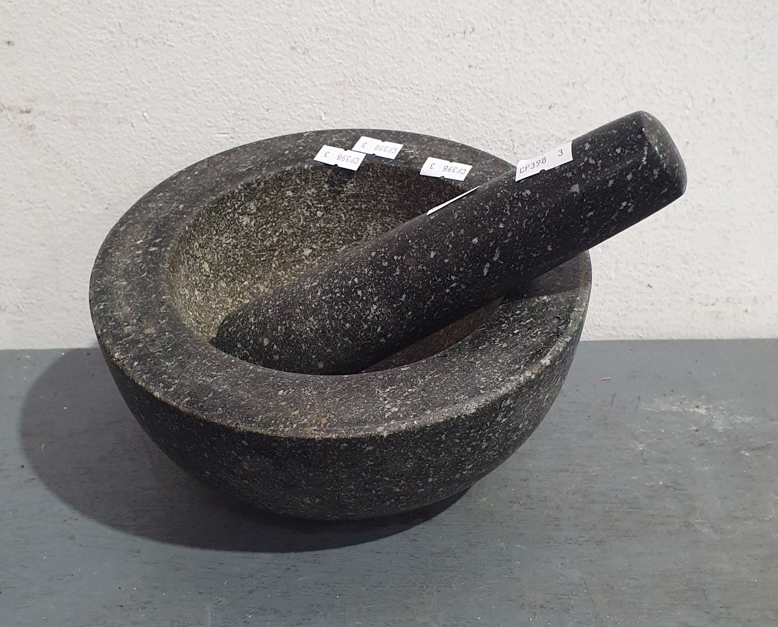1370 · A MORTER AND PESTLE