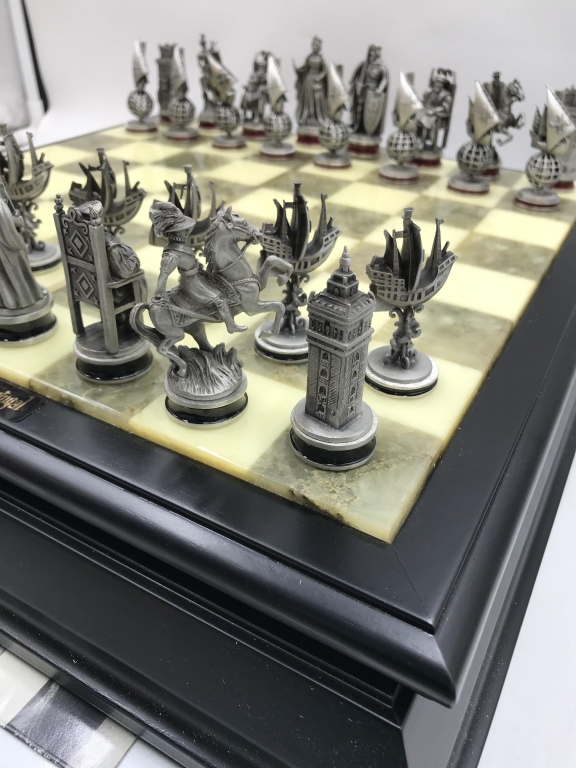 Peças de xadrez de bruxo  Chess set, Chess game, Great pictures