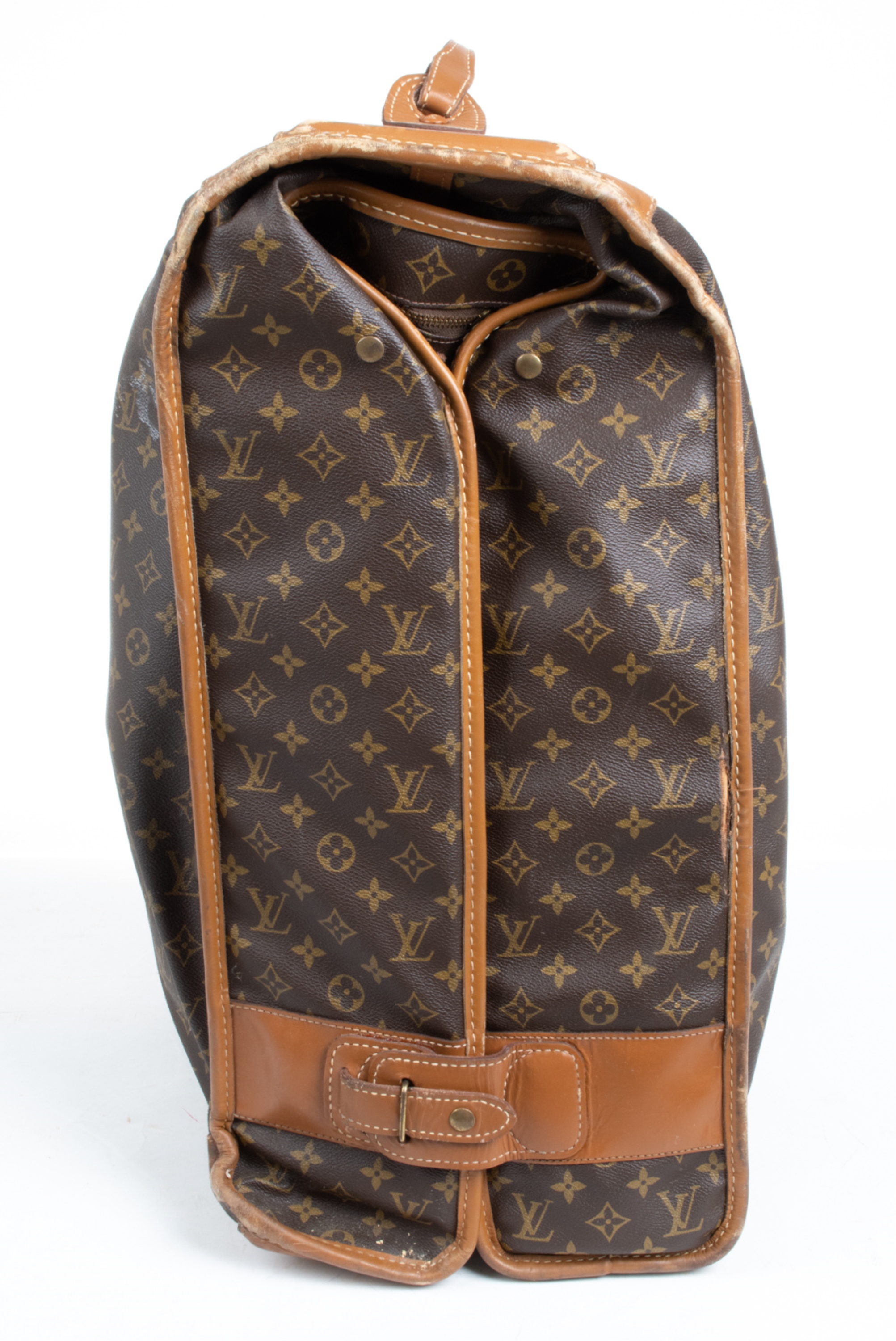 Lot - Vintage Louis Vuitton Large Folding Garment Monogram Bag