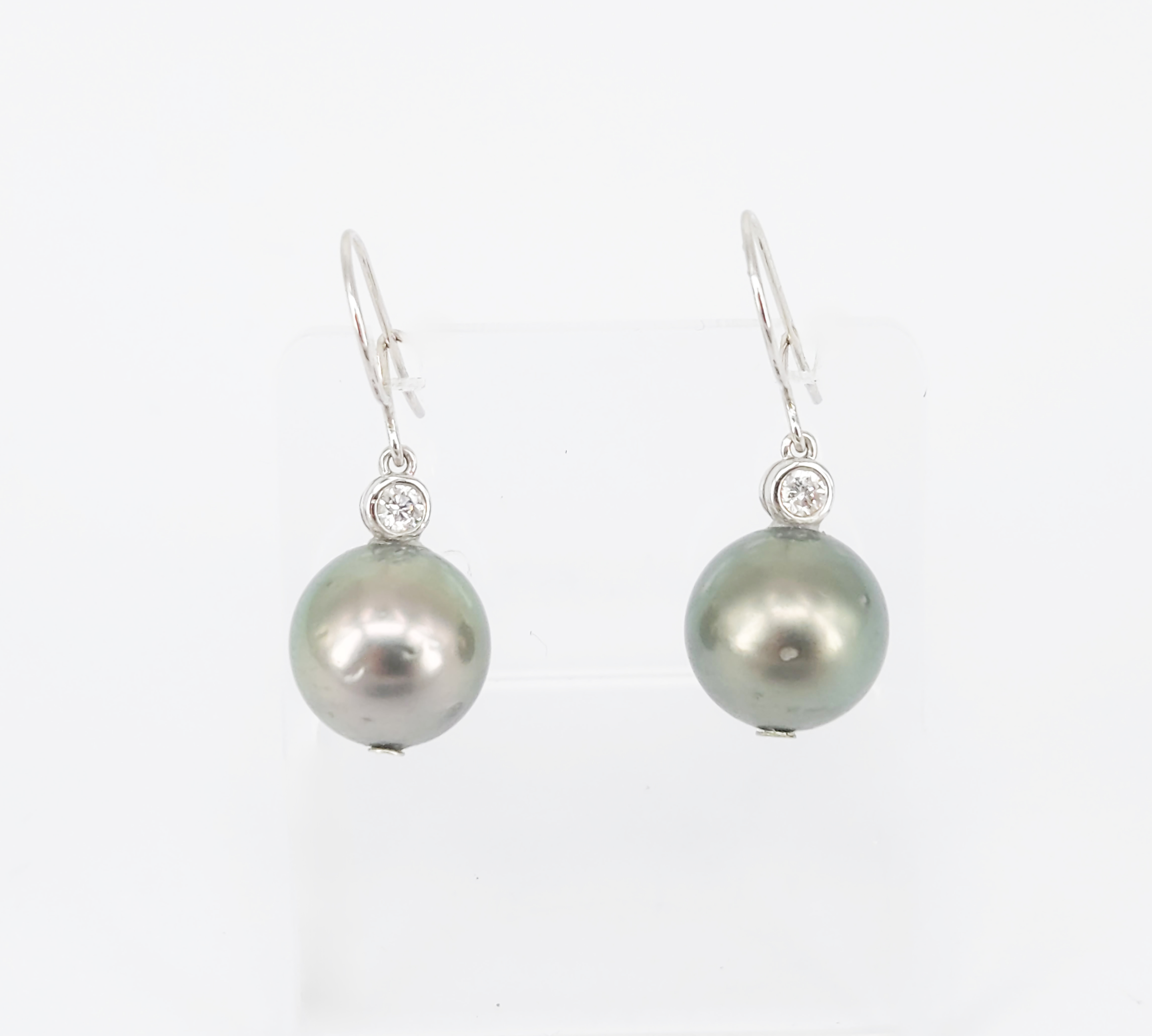 149 · A PAIR OF 10
