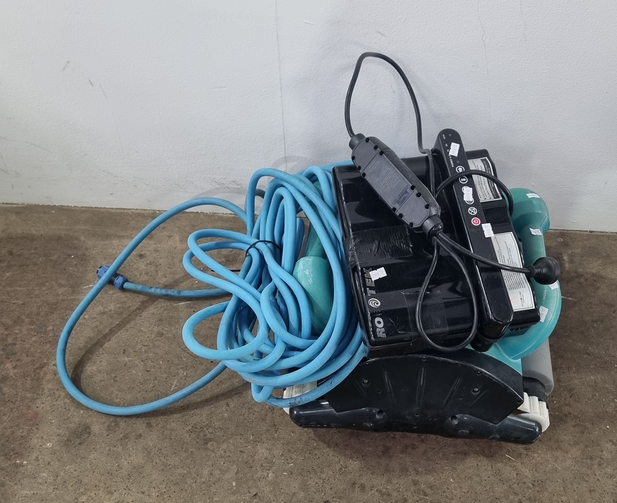 1257 · A ROTEX POOL CLEANER