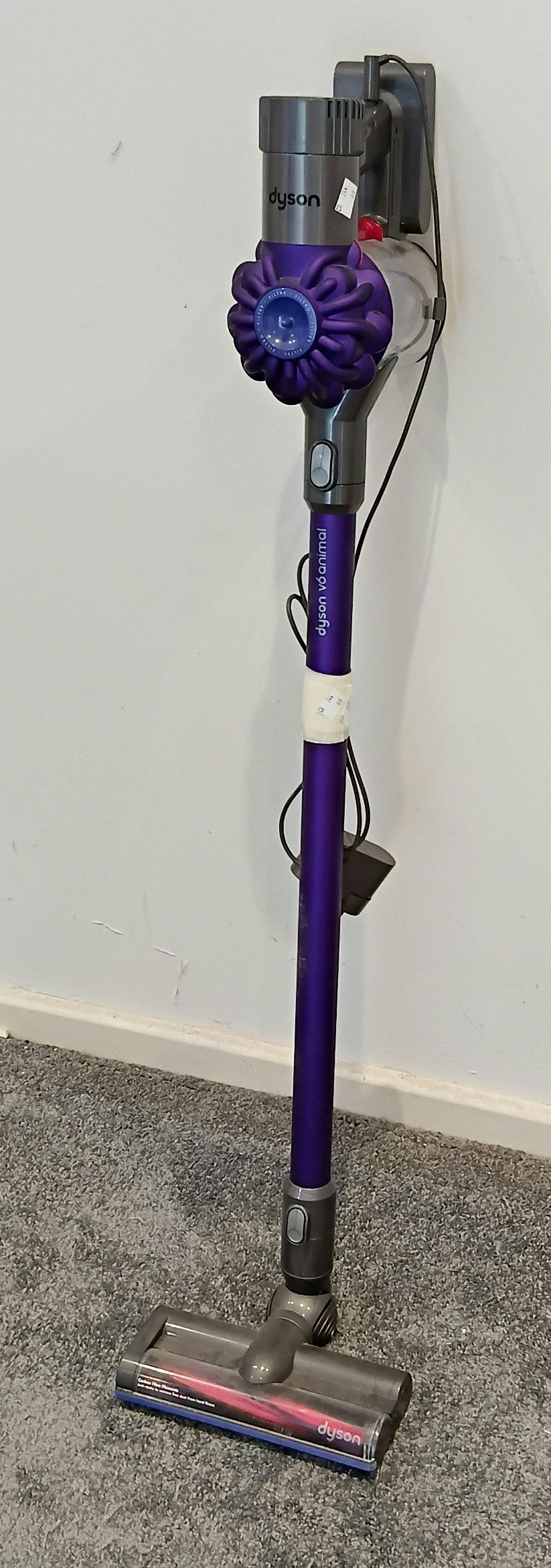 1283 · A DYSON VACCUUM CLEANER