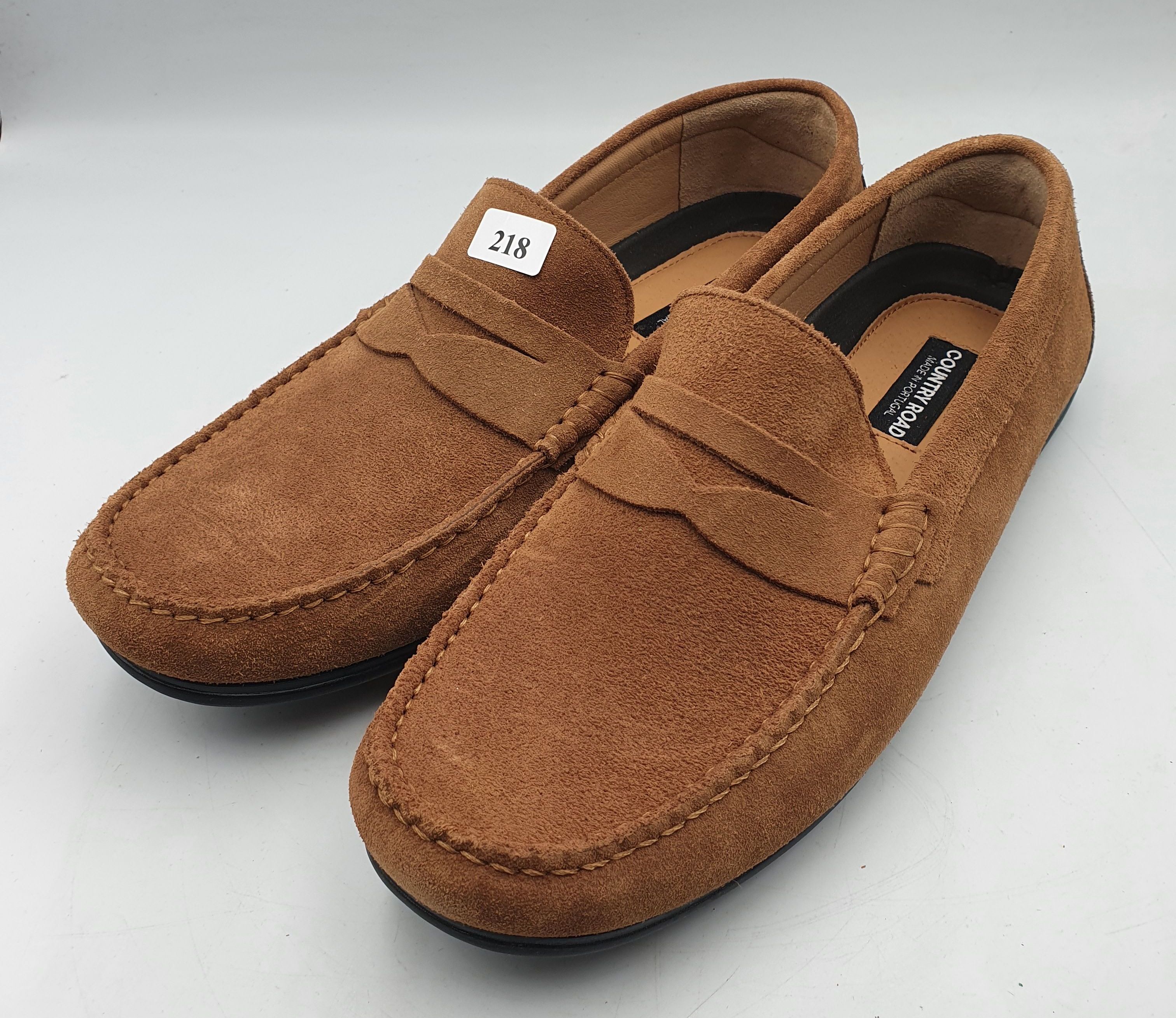 218 · A PAIR OF MENS COUNTRY ROAD SUEDE LOAFERS