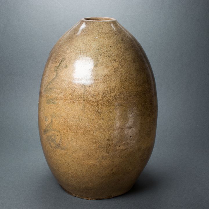 Japanese Hagi ware crackle glazed vase