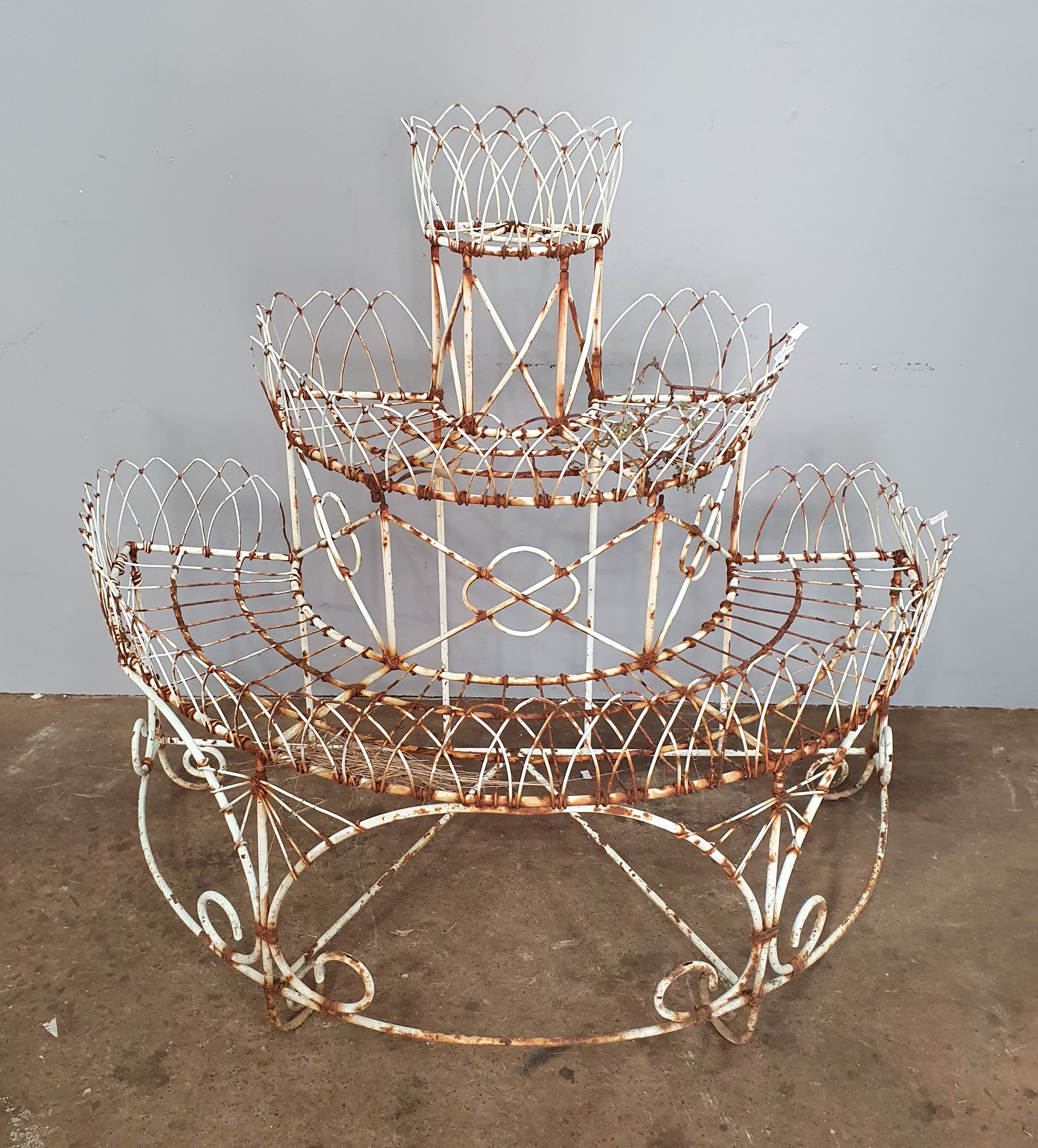1108 · A VICTORIAN STYLE PLANT STAND
