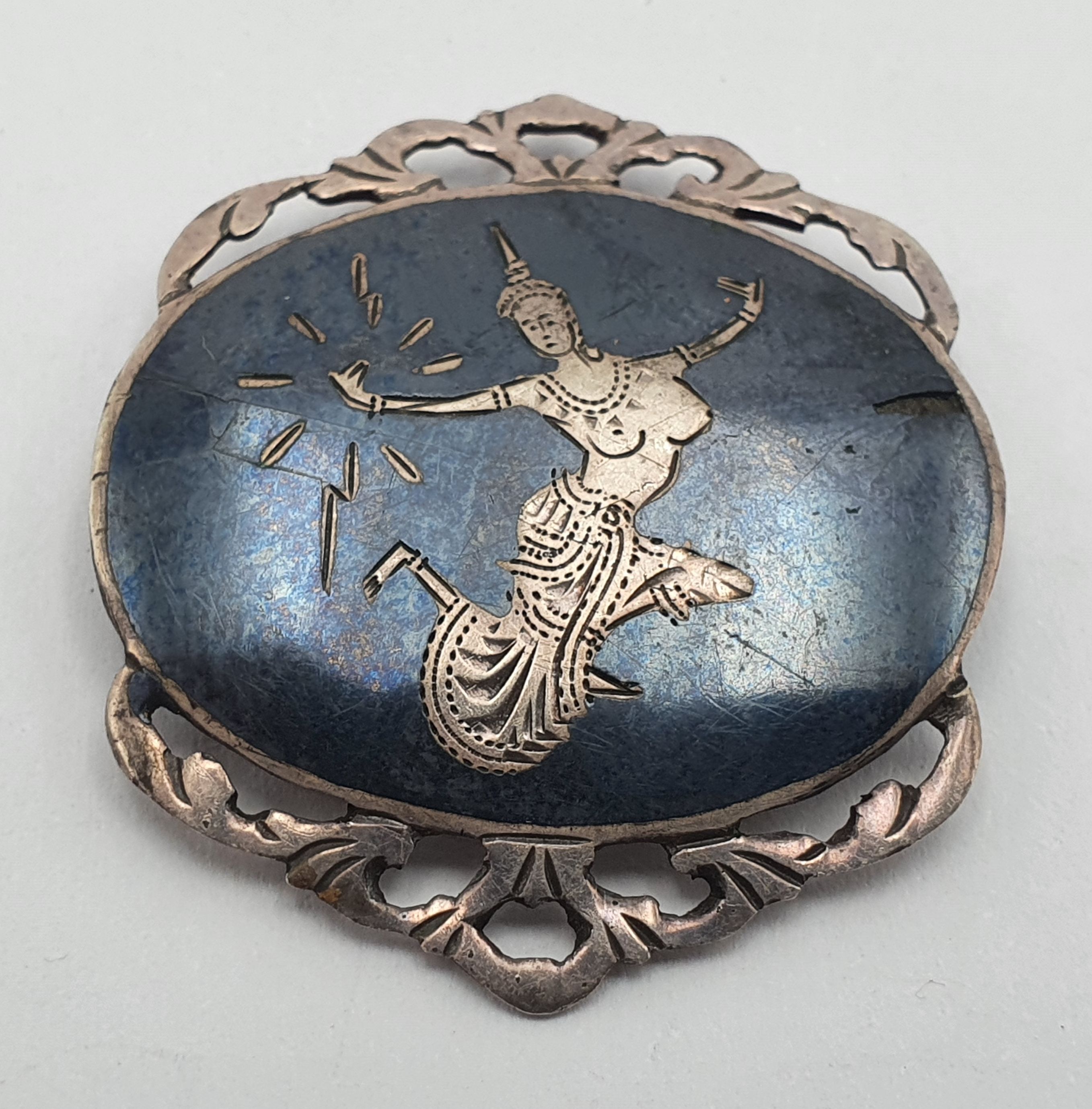 A Vintage Silver Siam Brooch