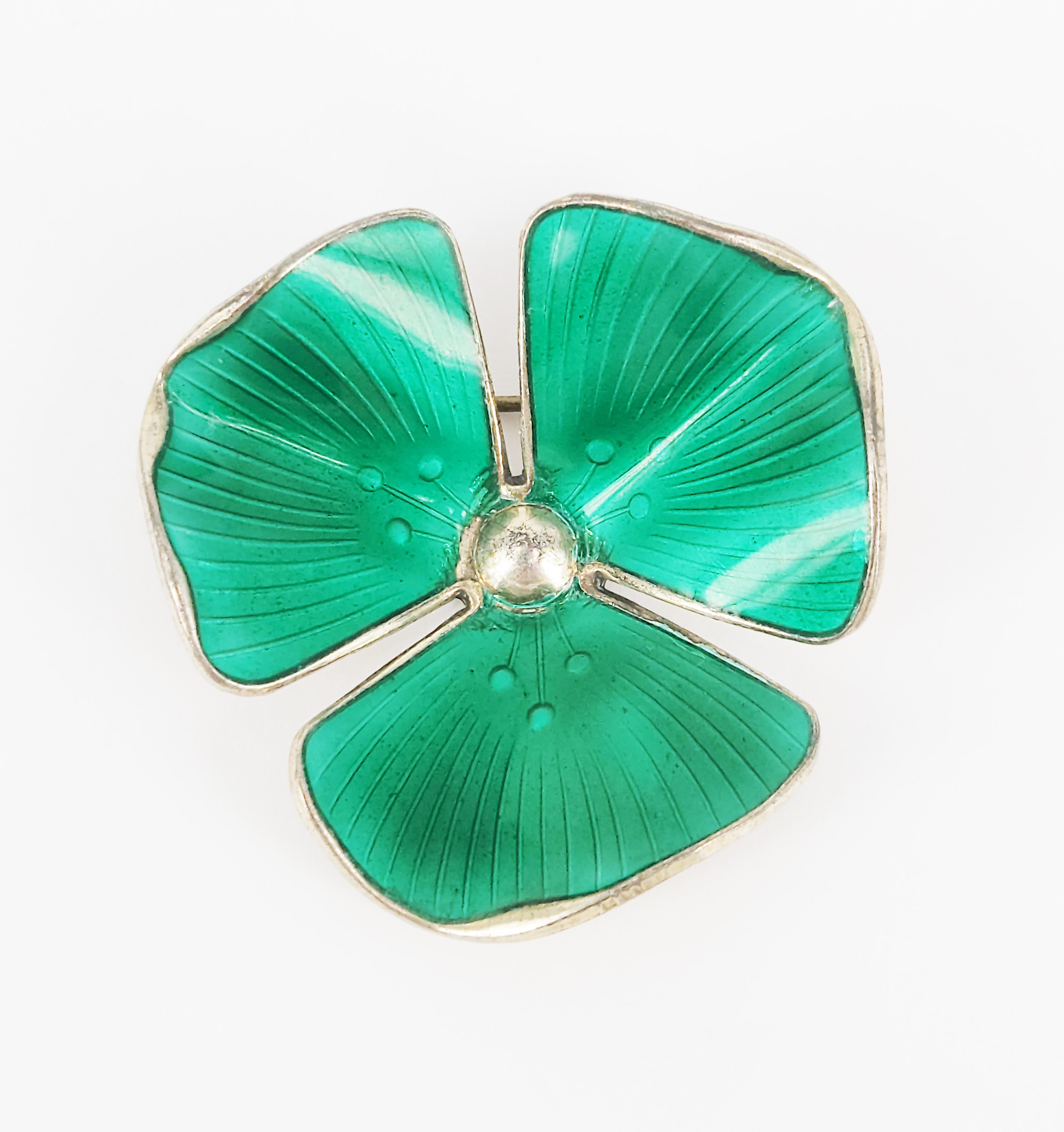115 · A VINTAGE NORWEGIAN GILT SILVER AND GUILLOCHE ENAMEL PENDANT BROOCH