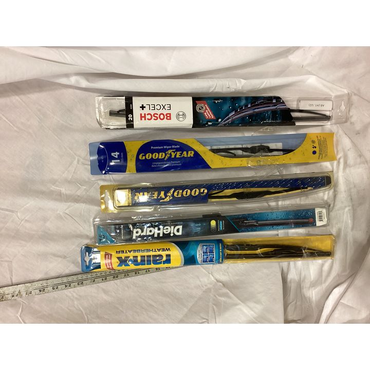 BUYING (5) Assorted Windshield Wipers