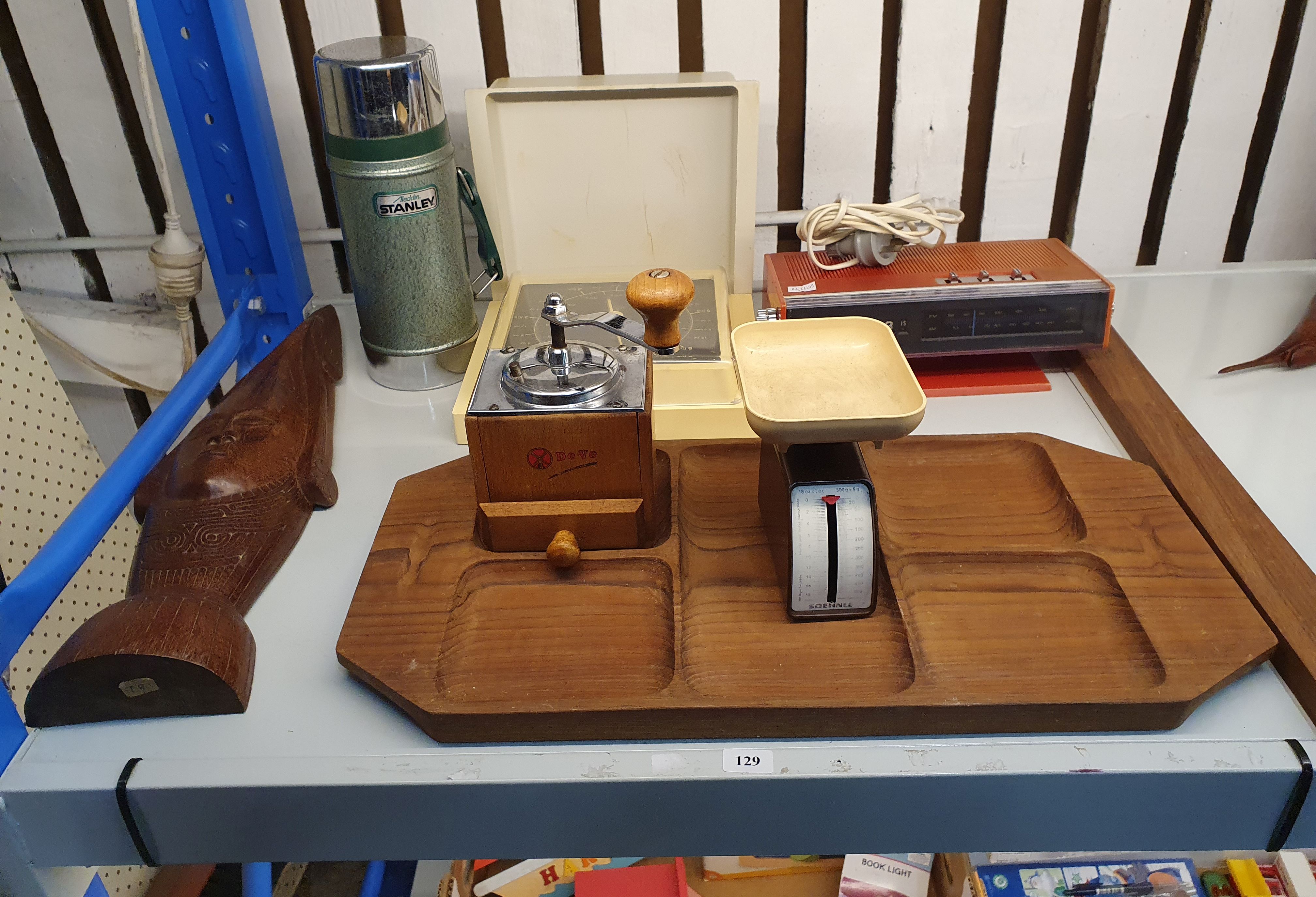 129 · A GROUP OF MID-20th CENTURY WARES