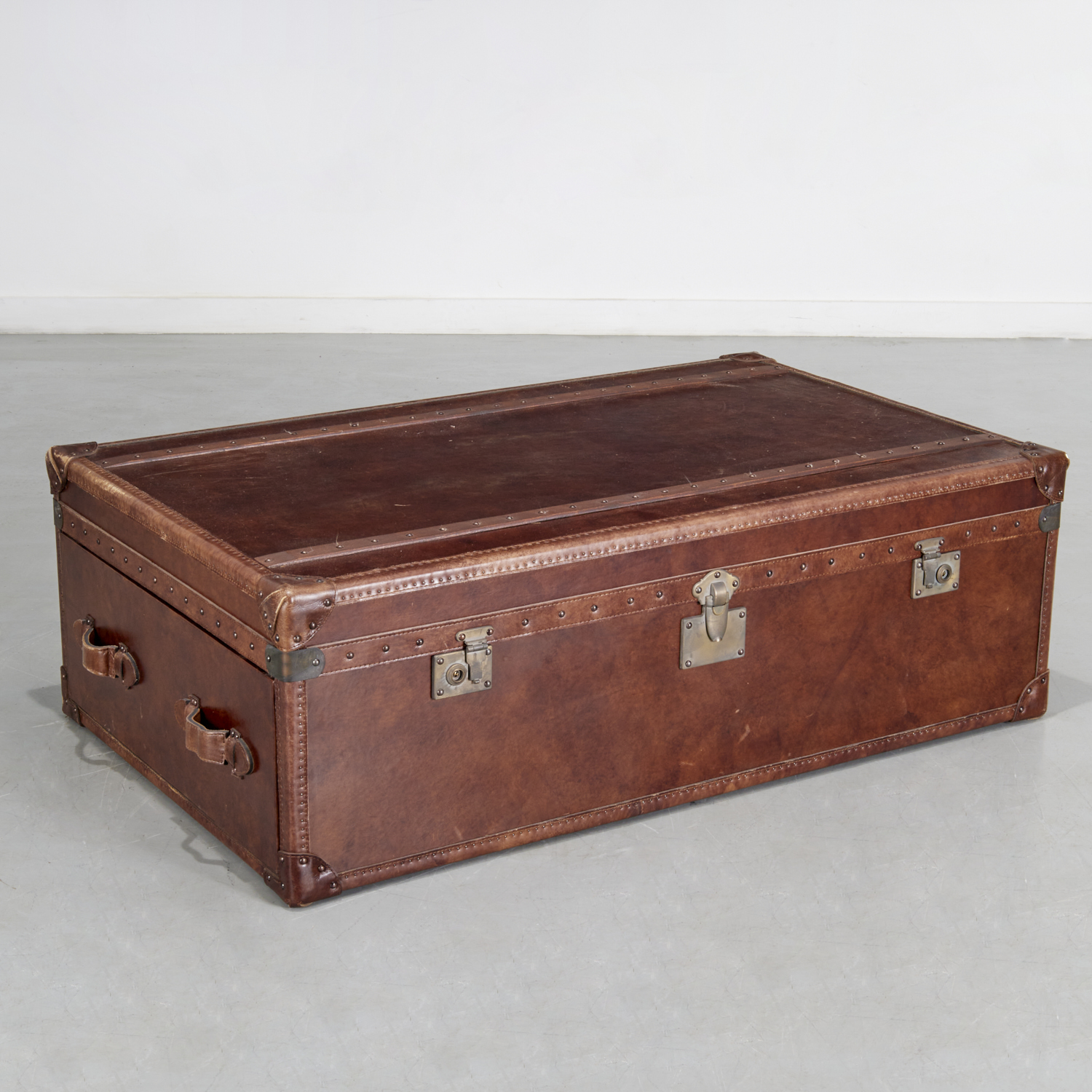 steamer trunk coffee table