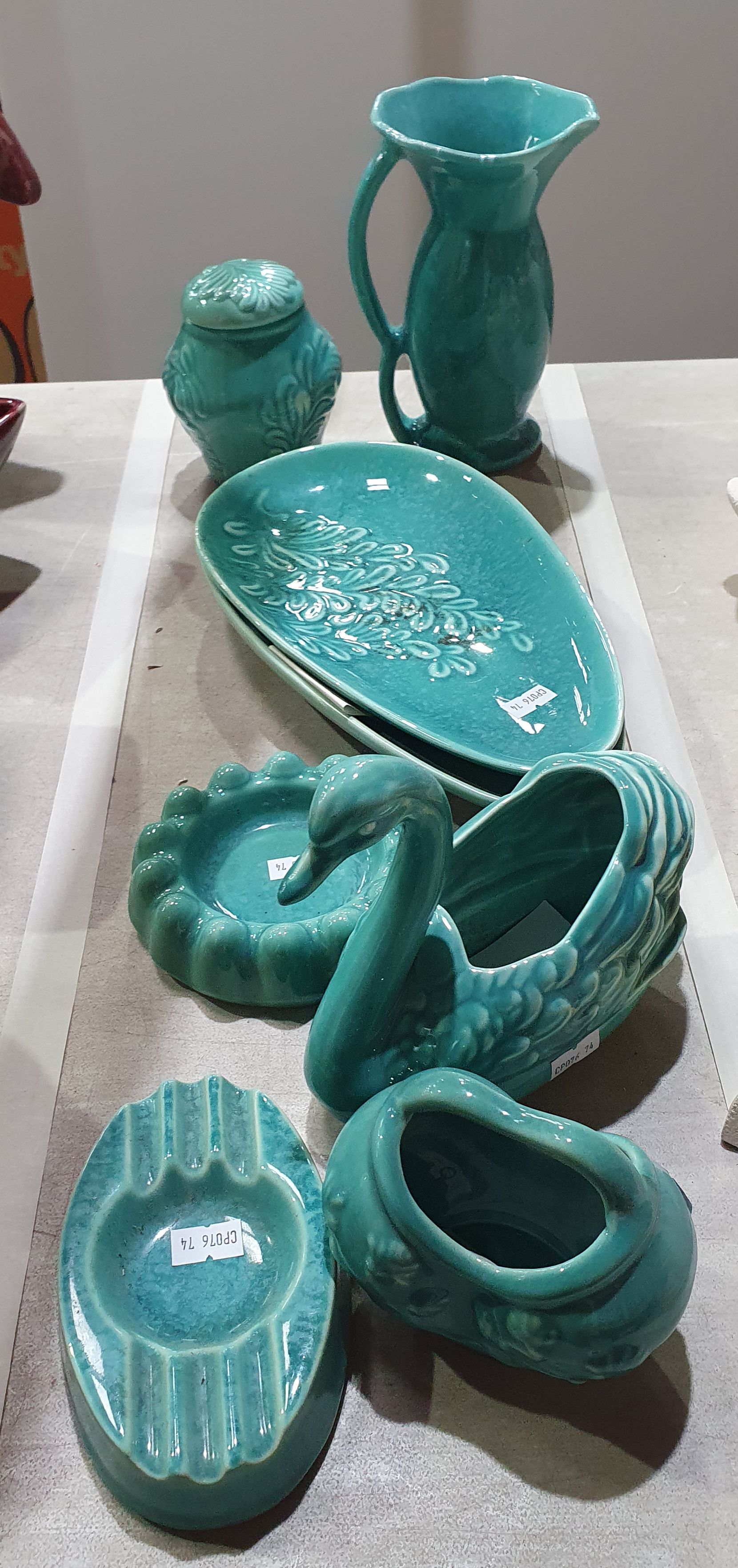 446 · A GROUP OF MCP MINGAY PIECES IN TEAL