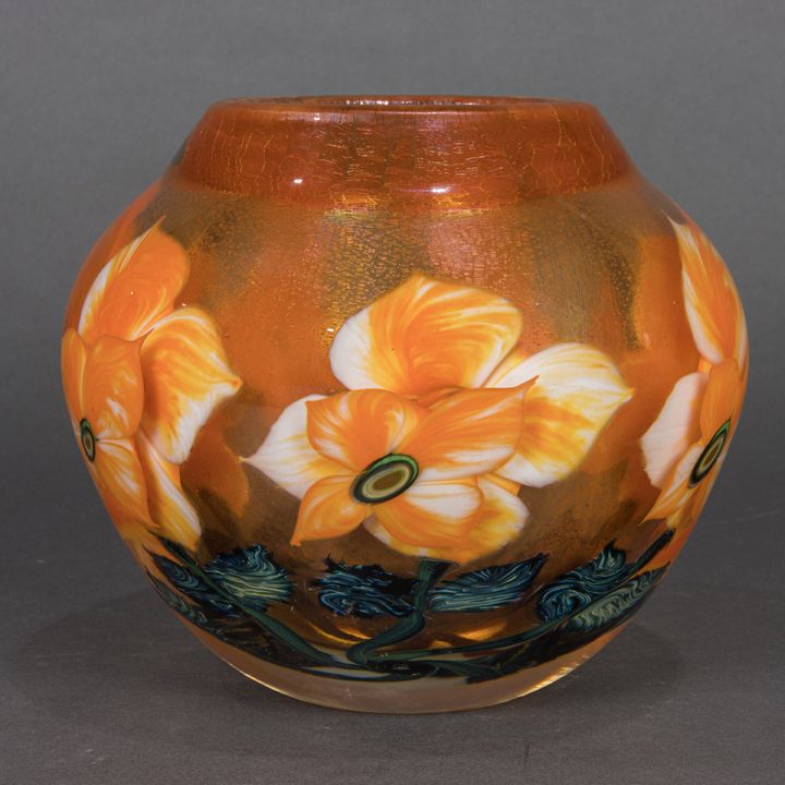 A Daniel Lotton paperweight glass Cynthia vase