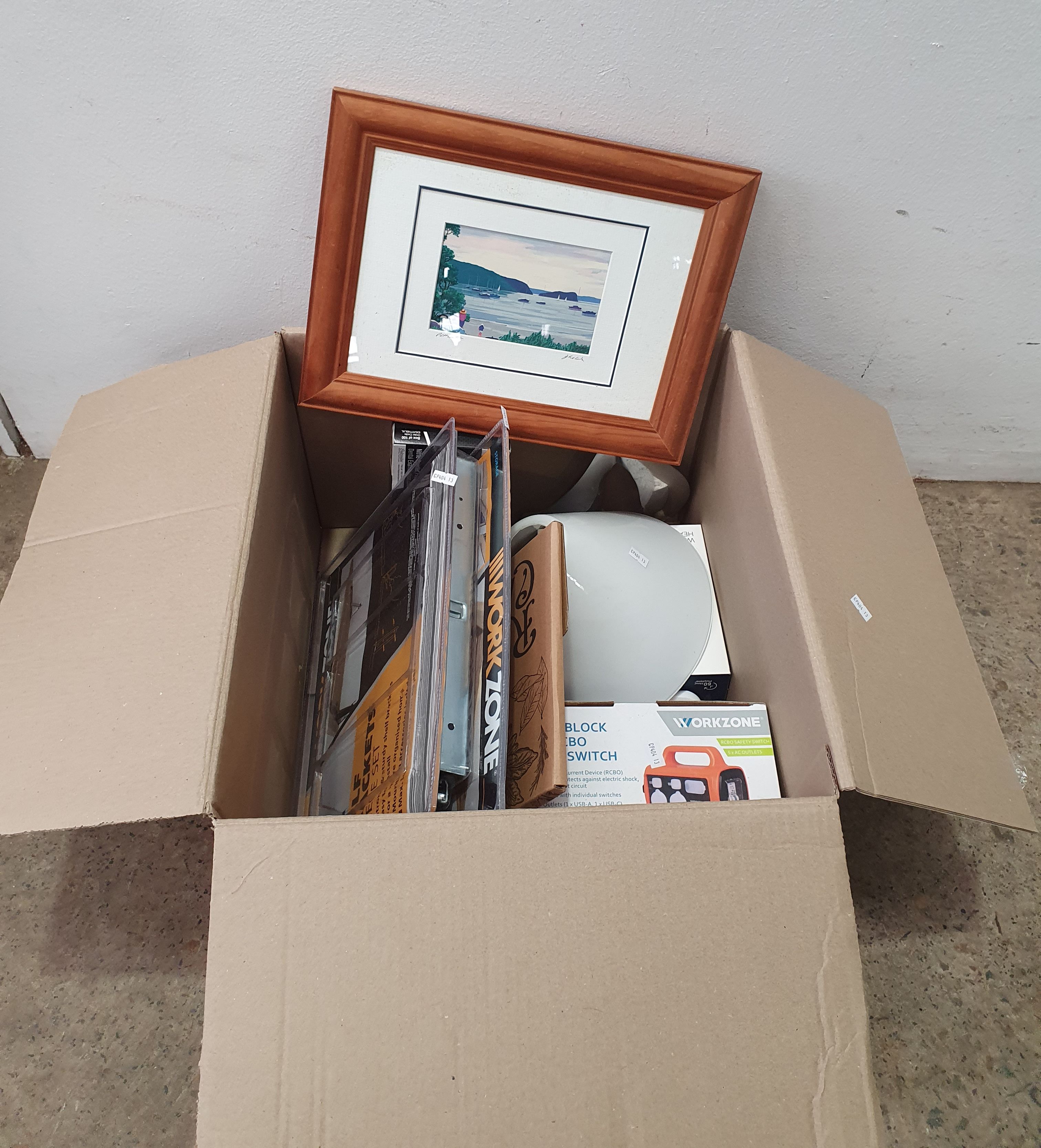 1427 · A BOX OF MIXED ITEMS