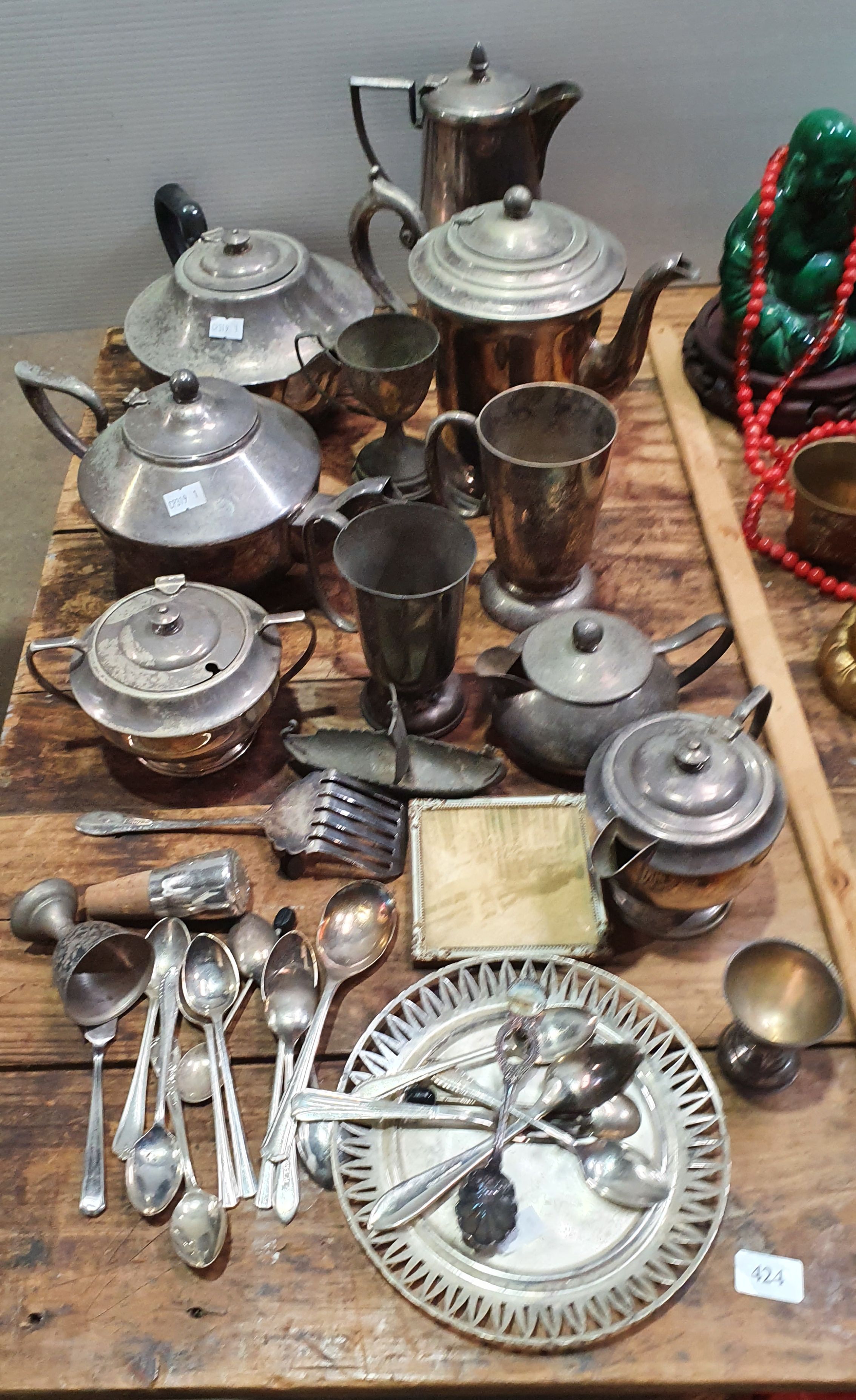 A GROUP OF METAL WARE