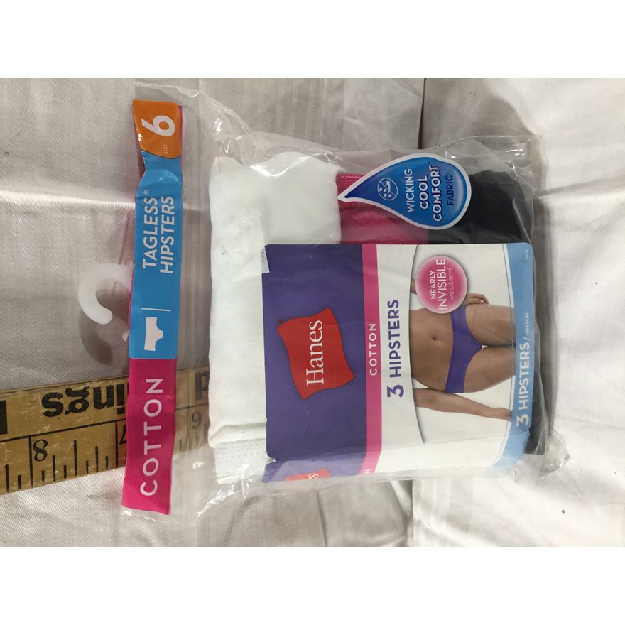 Hanes Womens Cotton Hipsters Underwear Size: 6 / 3 Pair
