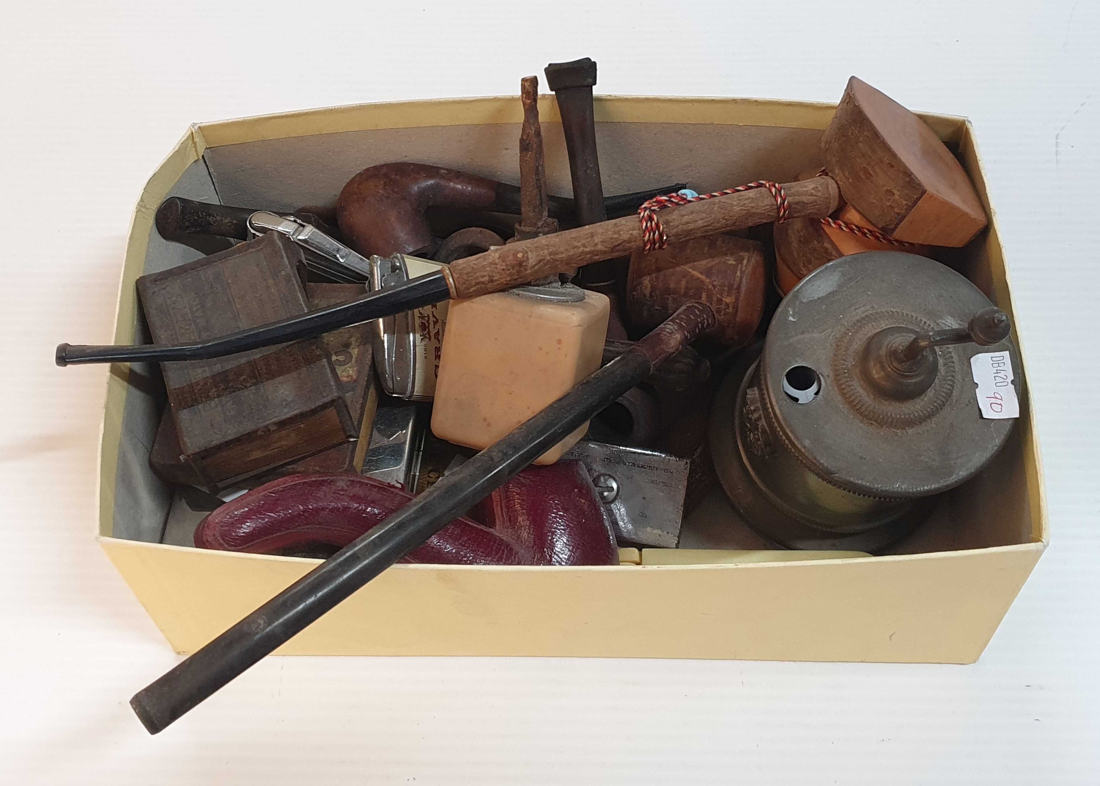 259 · A BOX OF SMOKING REQUISITES
