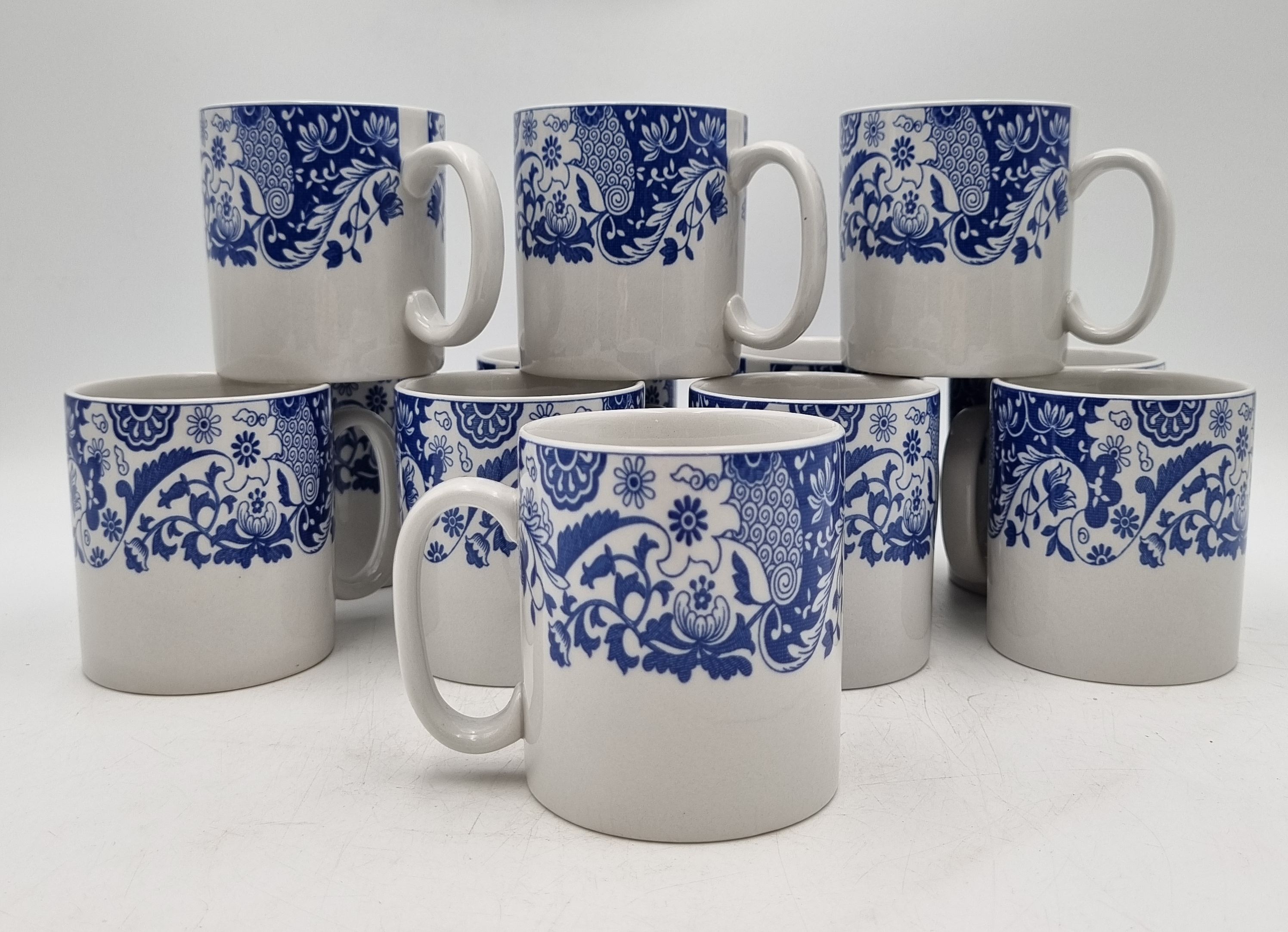 635 · TWELVE SPODE 'ITALIA' BLUE AND WHITE MUGS