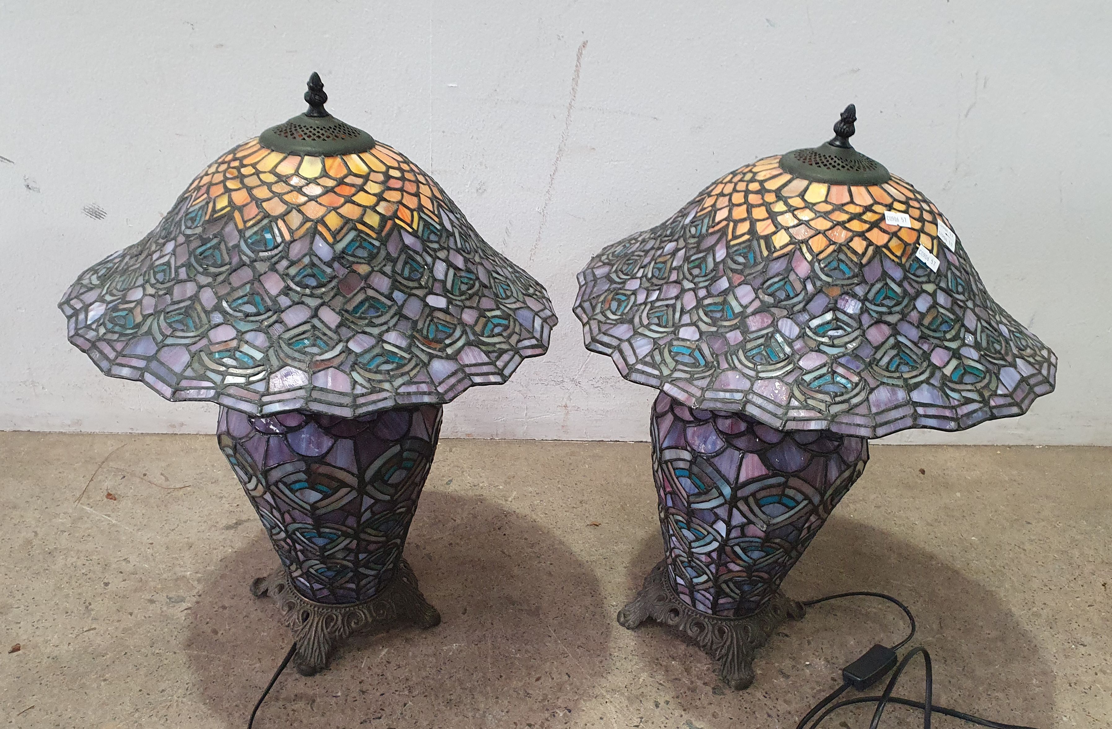 A PAIR OF WORKING LEADLIGHT LIGHT TABLE LAMPS