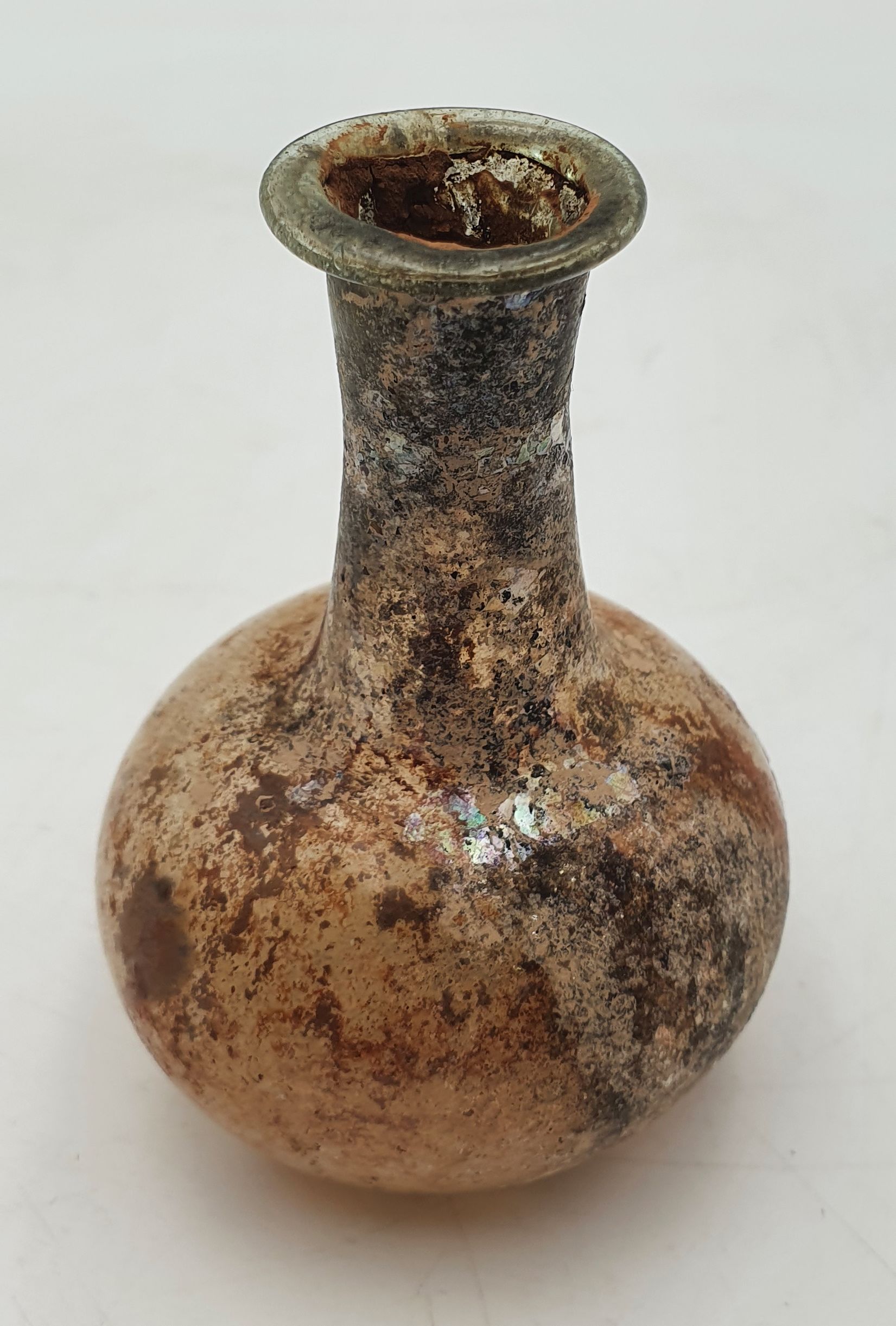 333 · A ROMAN PERIOD GLASS VASE