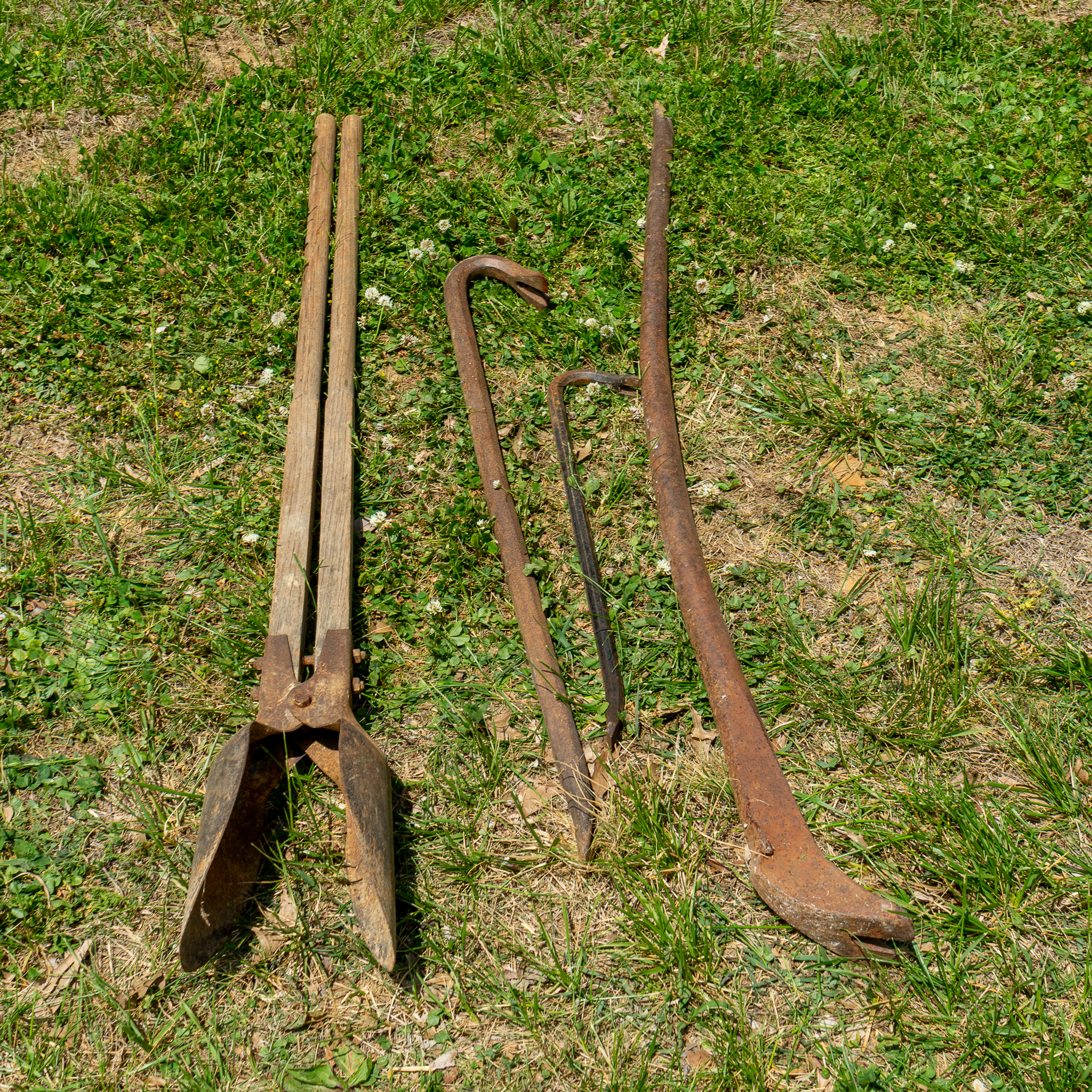 Post Hole Diggers and Pry Bars | Harritt Group, Inc