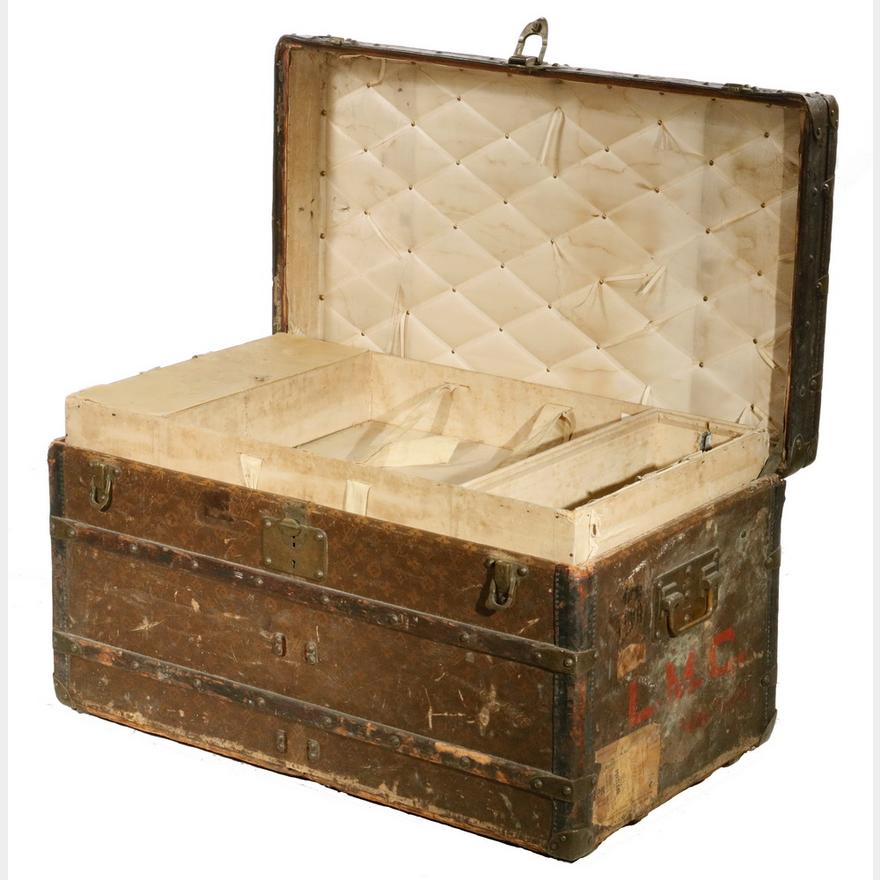 Sold at auction Louis Vuitton Trianon Gray Canvas Trunk Auction