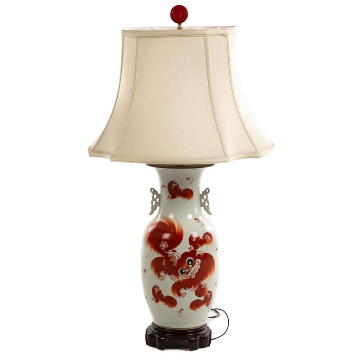 A Chinese Foo Dog Porcelain Table Lamp