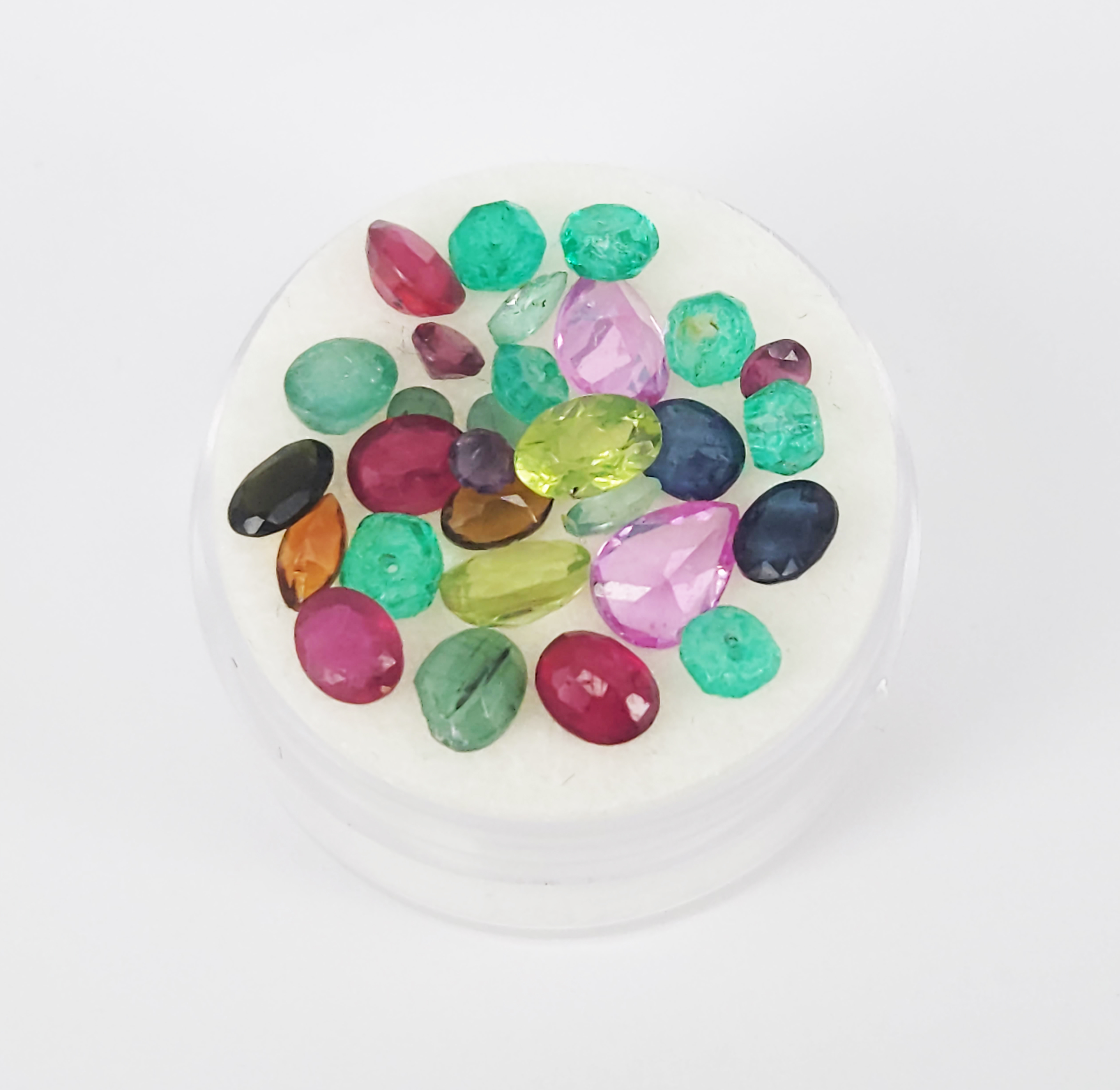 435 · A PARCEL OF LOOSE GEMSTONES