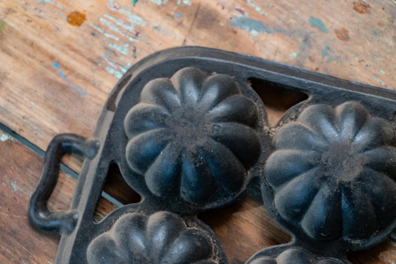 Wagner Ware Cast Iron Muffin Pan