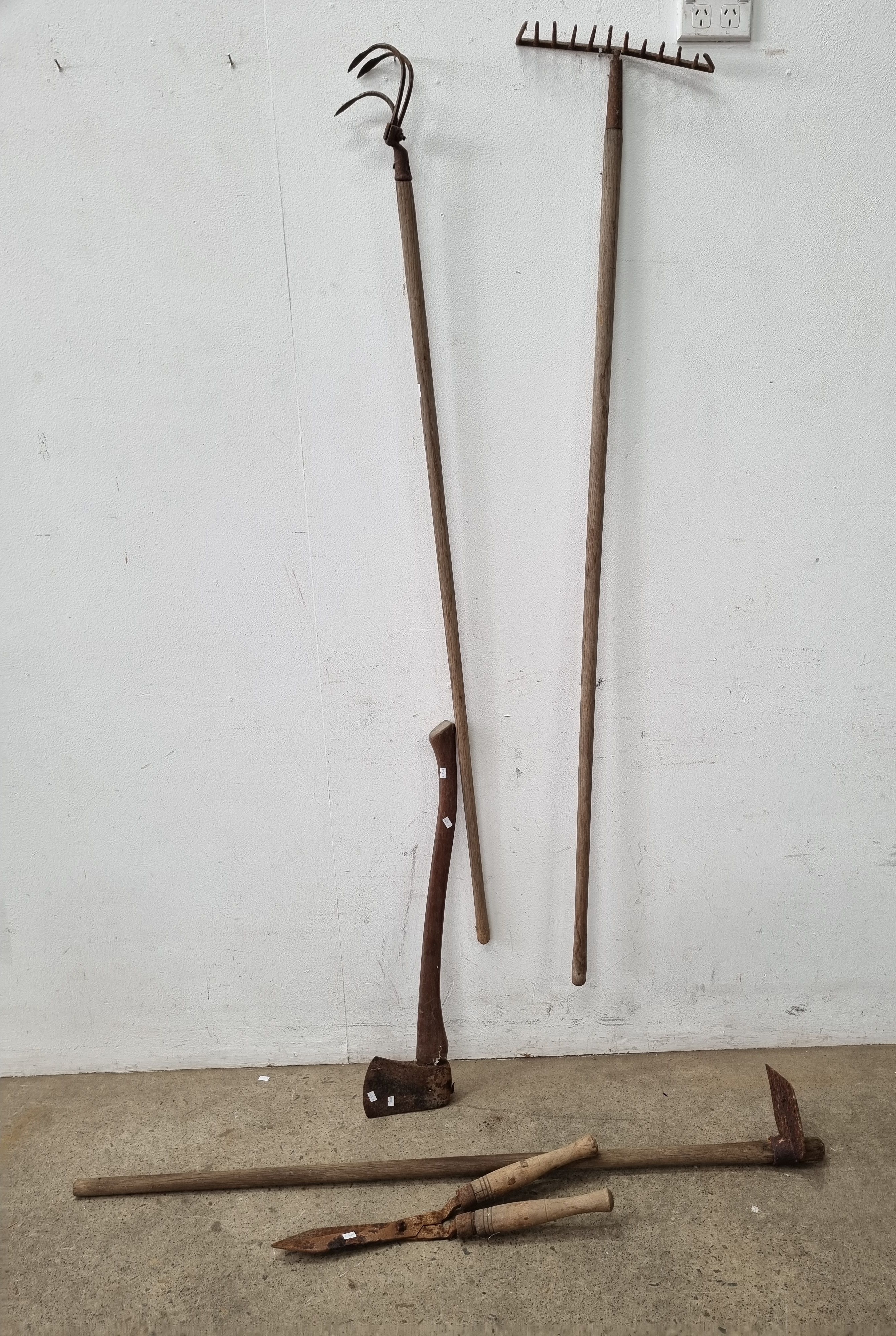 A Collection Of Various Vintage Garden Tools