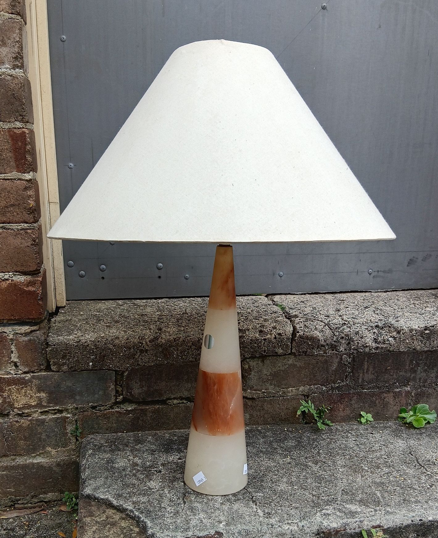 2040 · A MID-CENTURY ONYX ELECTRIC LAMP