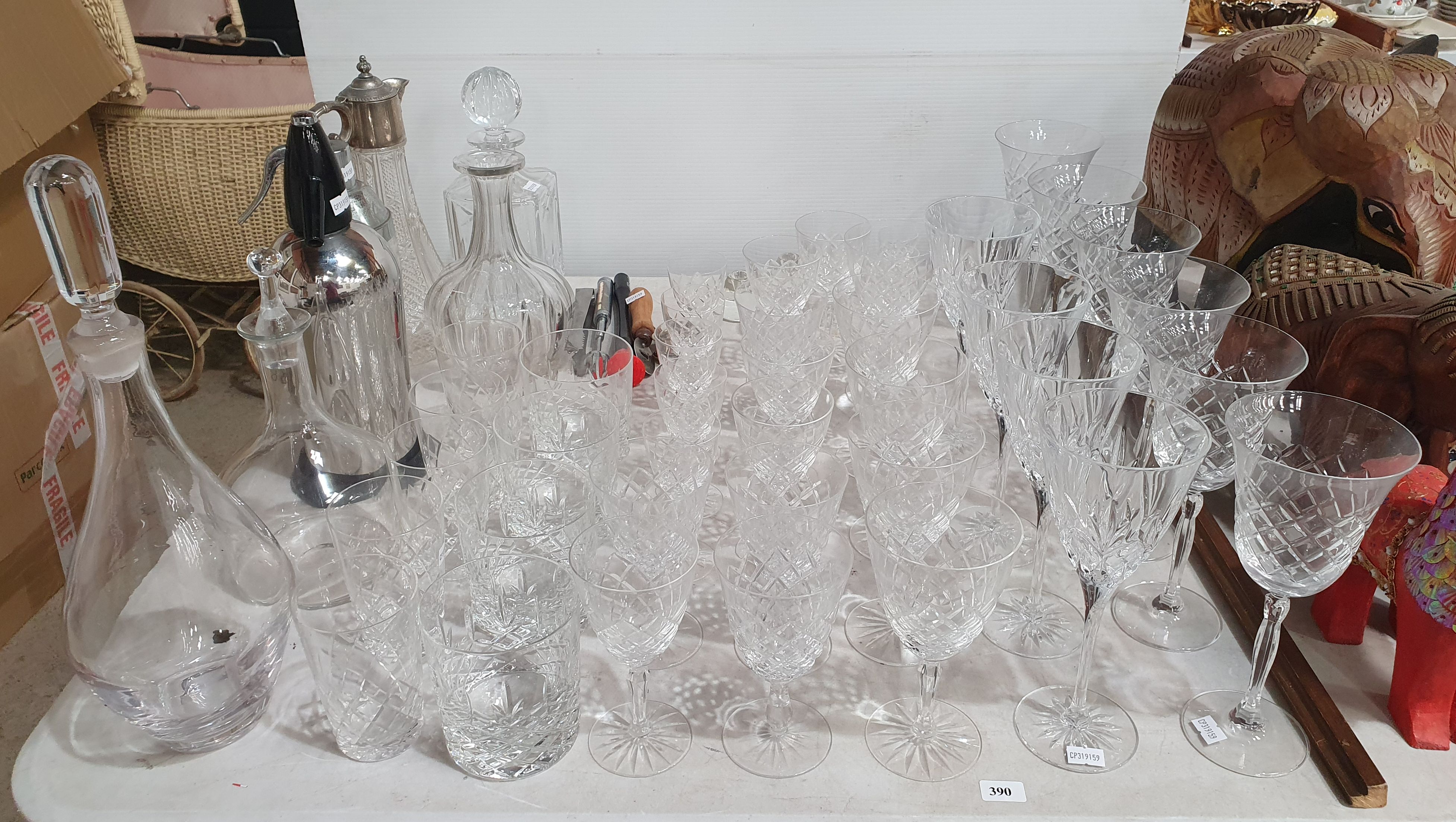 390 · A COLLECTION OF DRINK WARES
