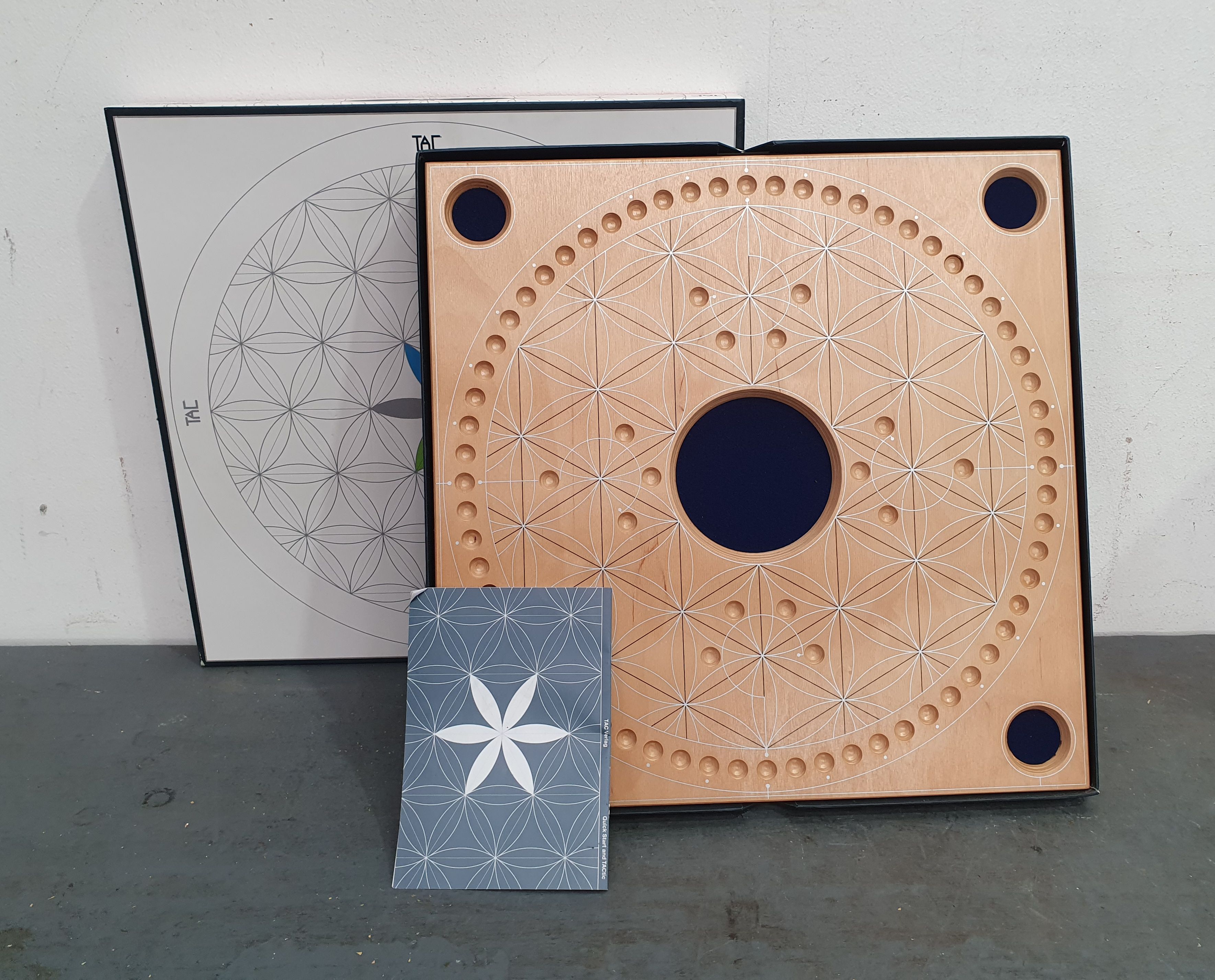 1253 · A TAC BOARD GAME
