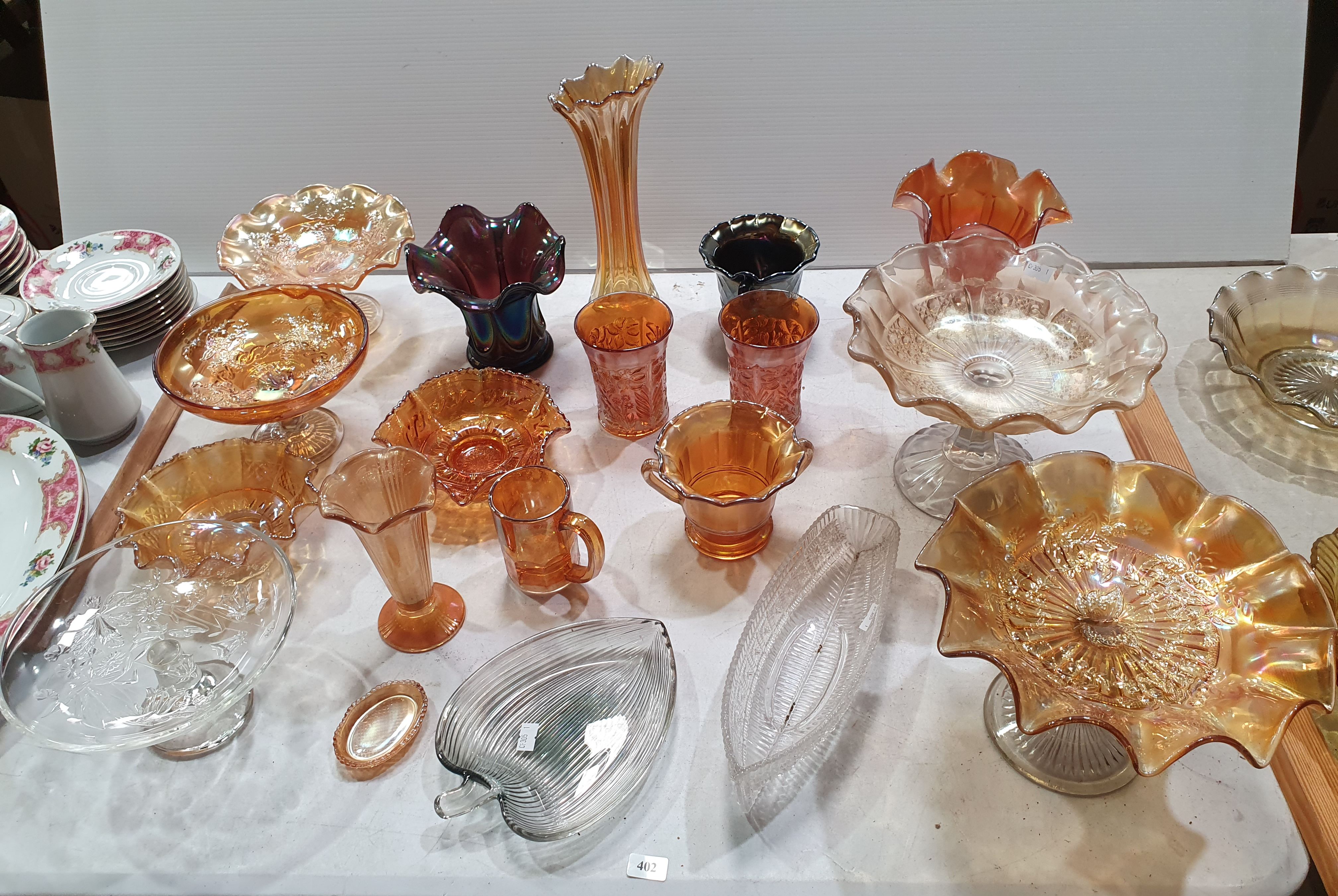 402 · A GROUP OF CARNIVAL GLASS ITEMS