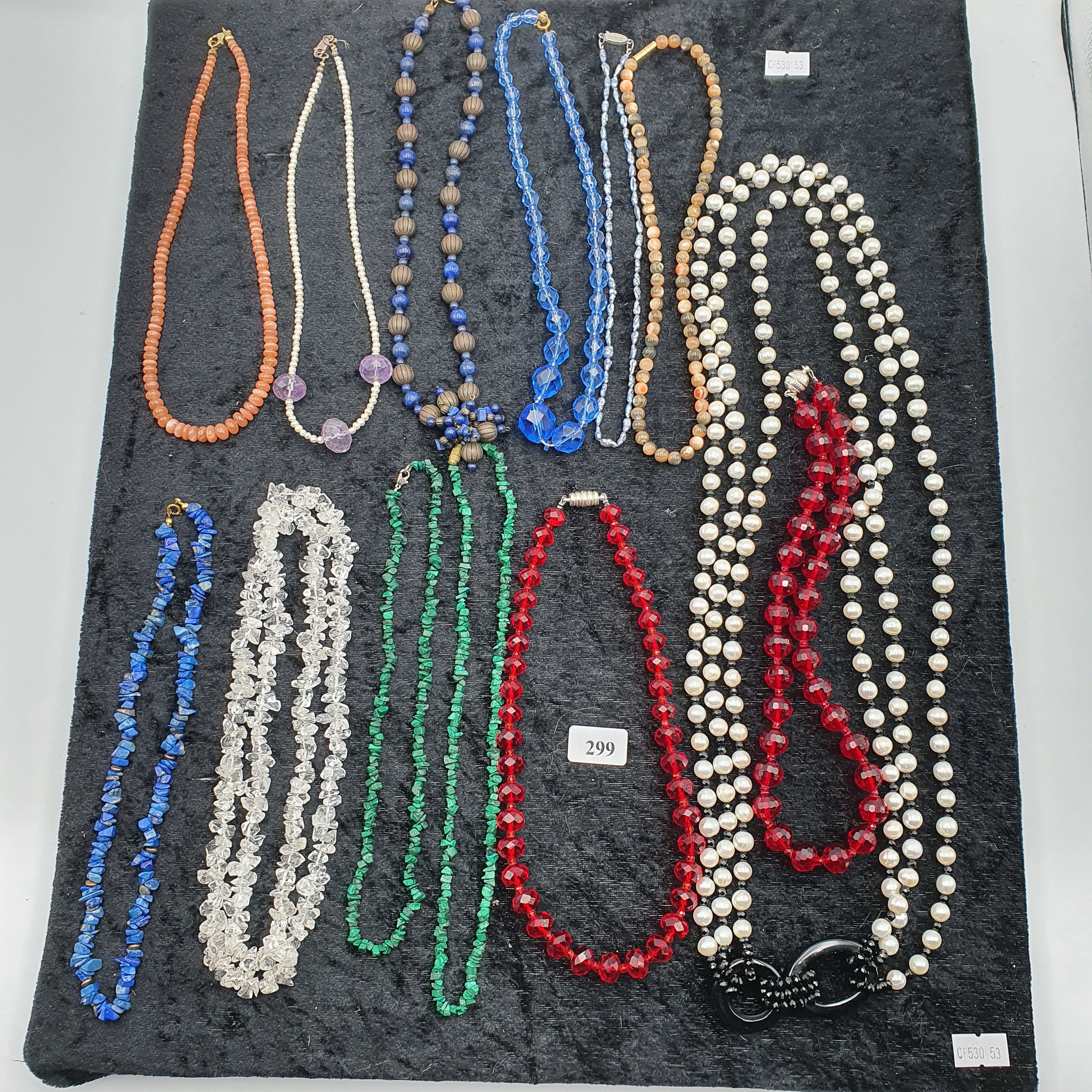 299 · 13 VARIOUS NECKLACES