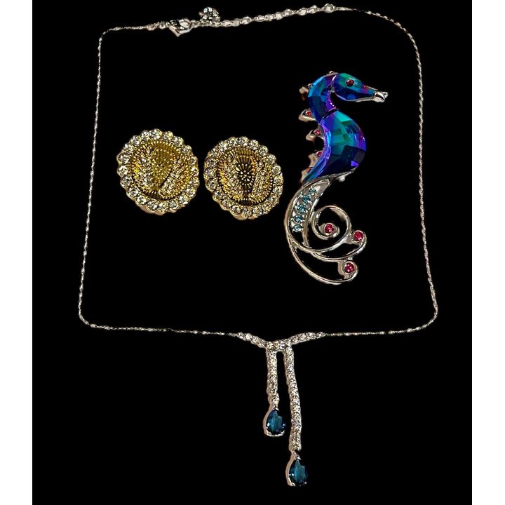 Collection SWAROVSKI Crystal Earrings, Necklace, and Brooch