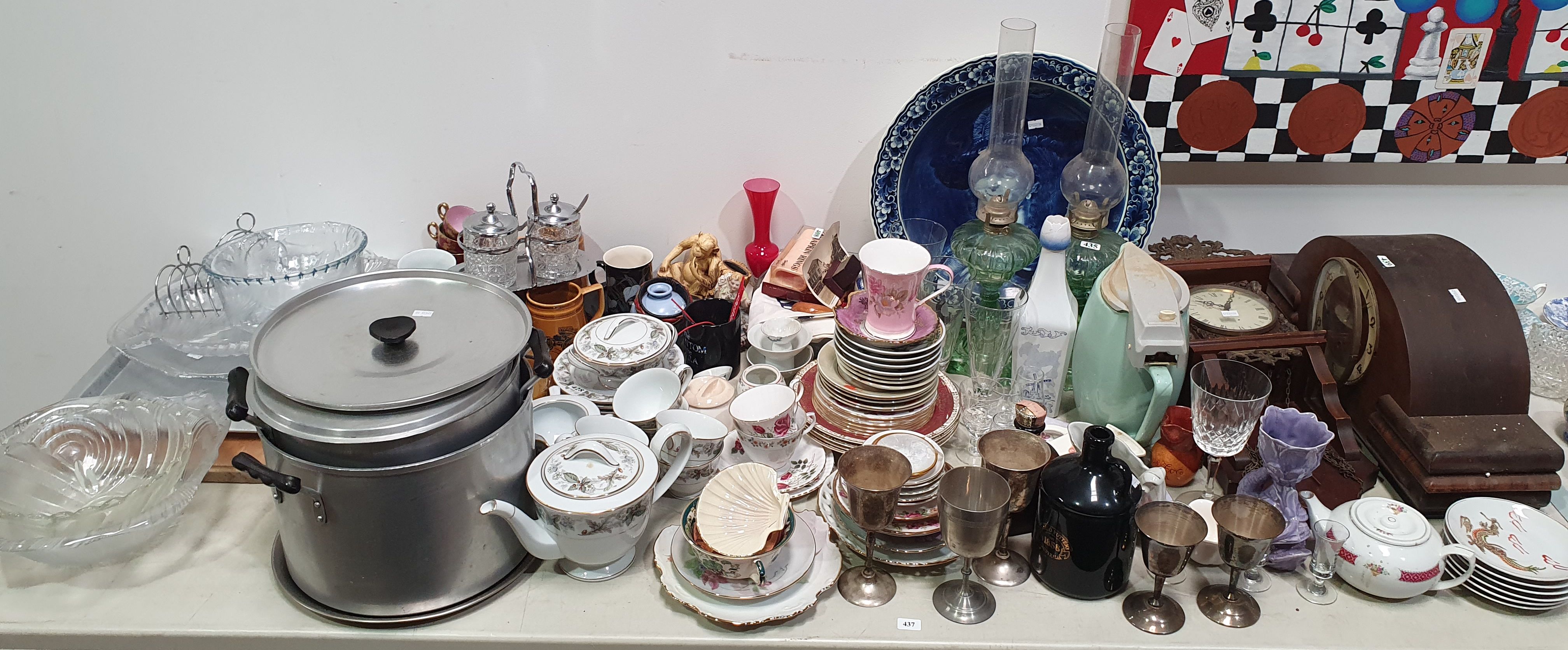 A GROUP OF KITCHENWARE