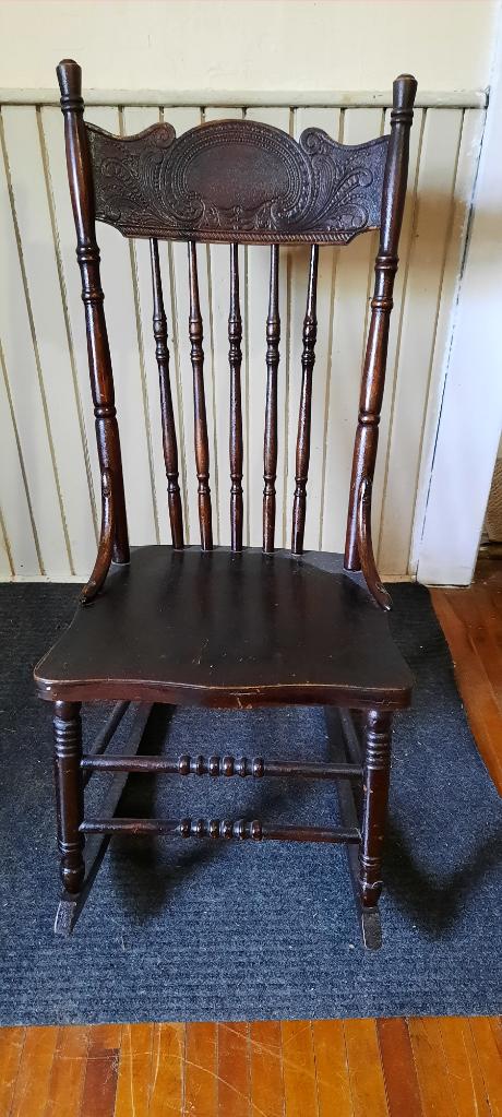 ANTIQUE ROCKING CHAIR | Estate Sales Niagara